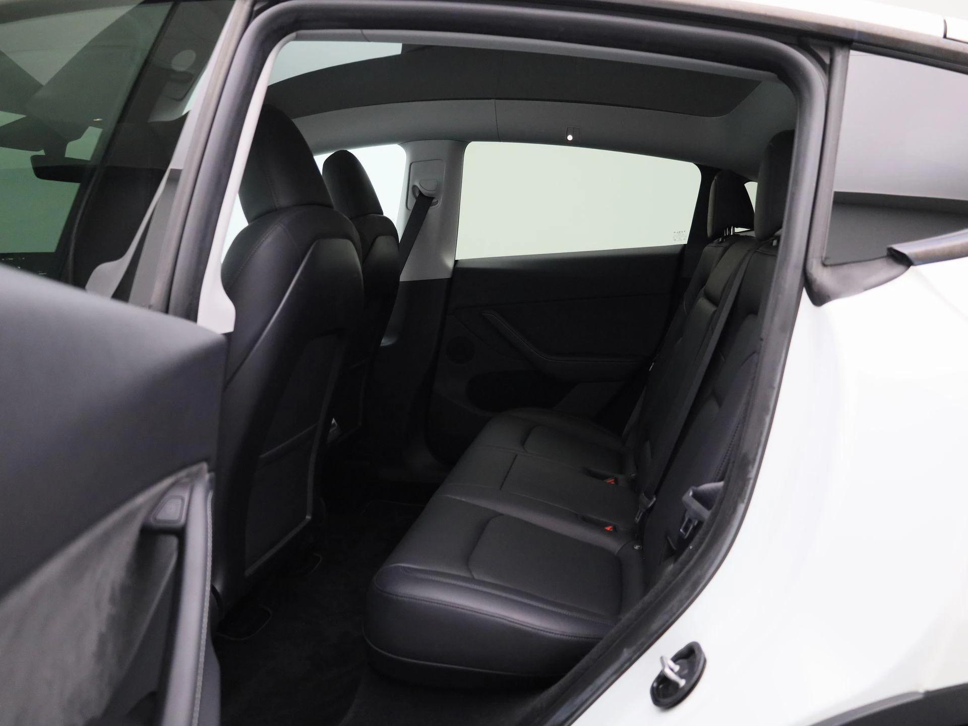 Tesla-Model Y-image-11
