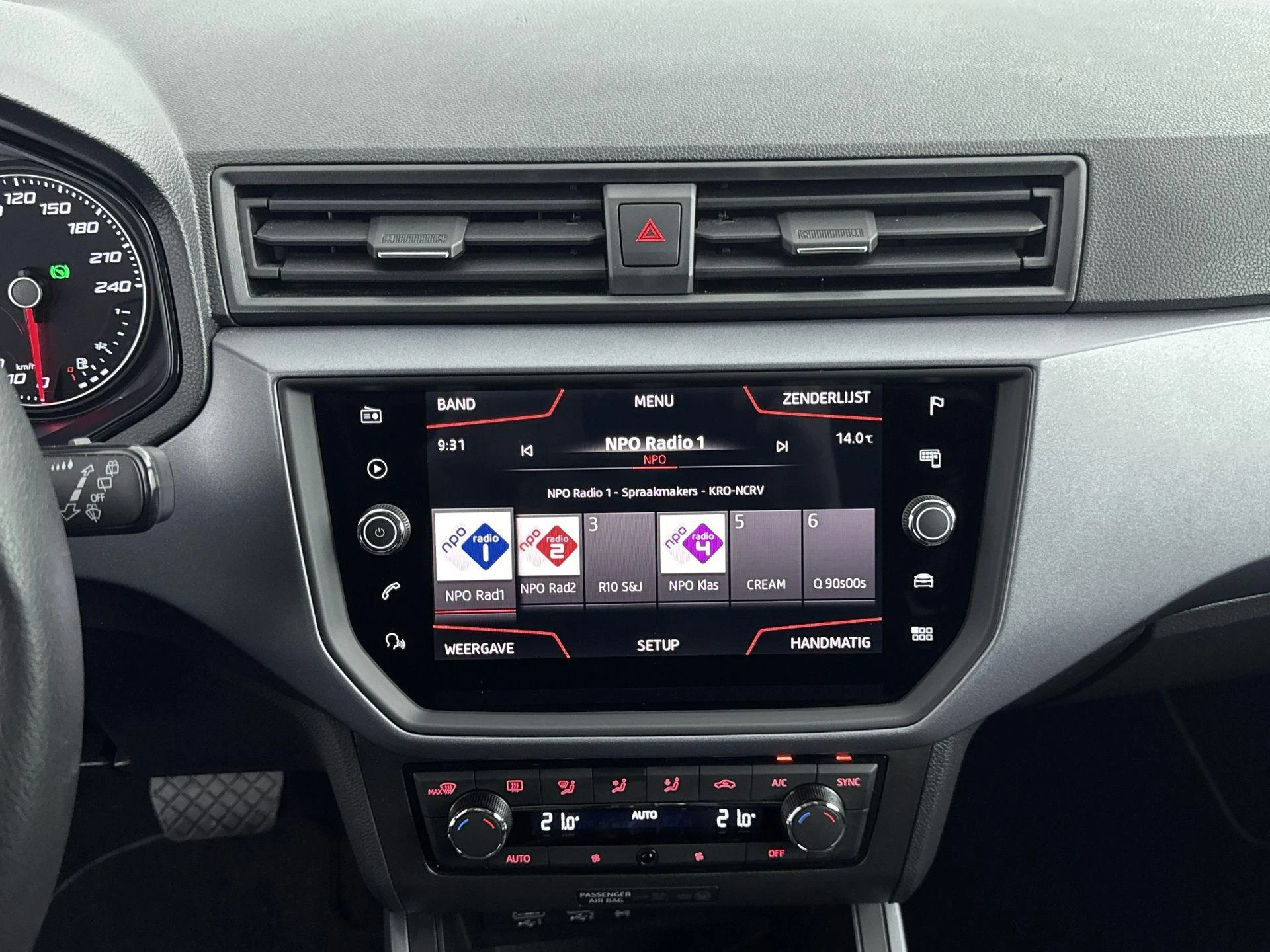 SEAT-Arona-image-6