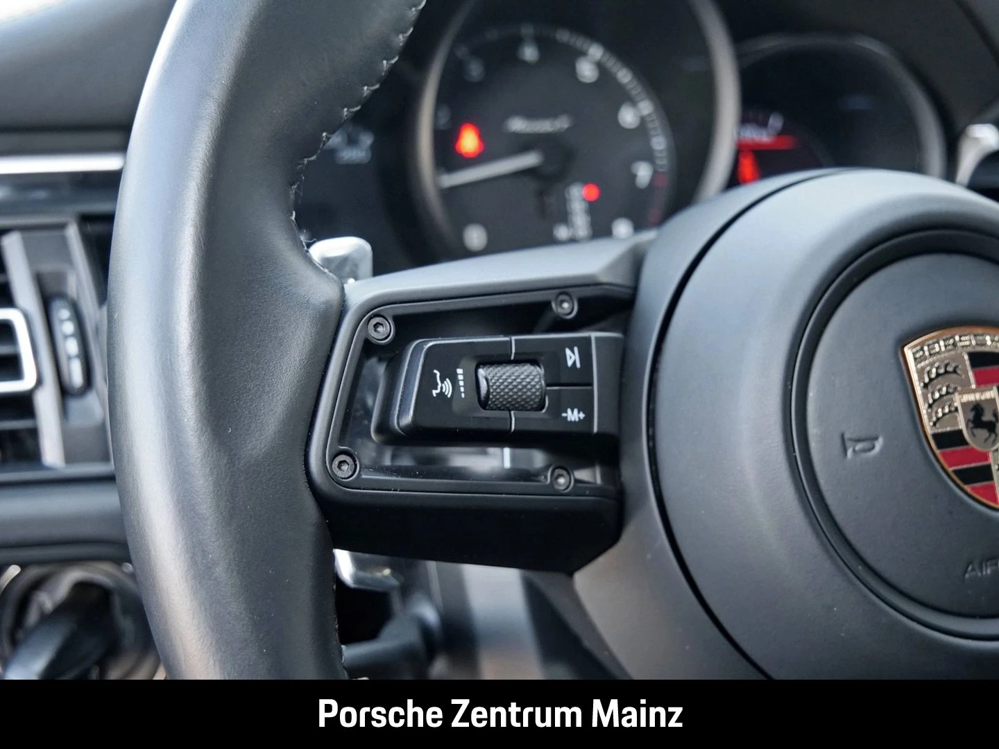 Porsche-Macan-image-18