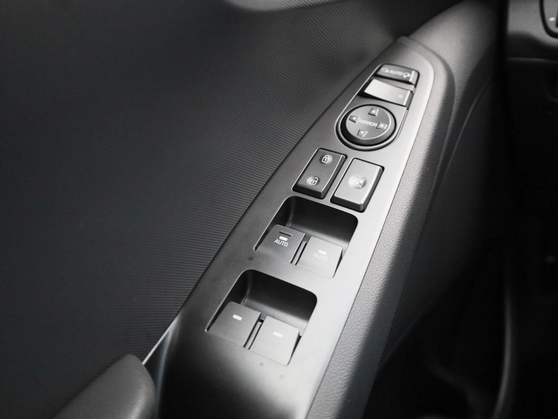 Hyundai-IONIQ-image-28