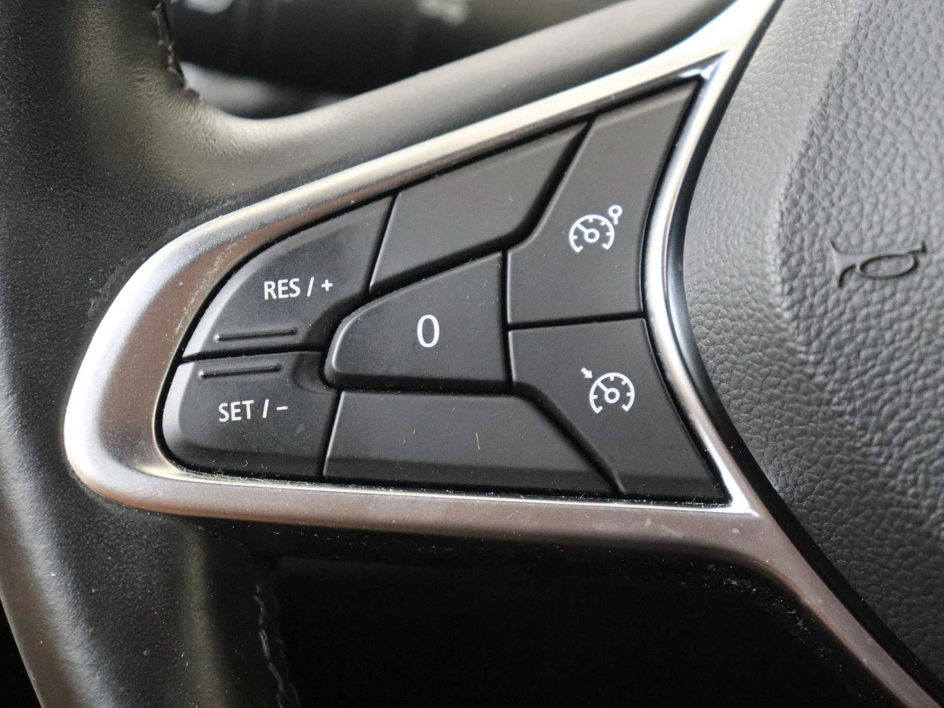 Renault-Clio-image-11