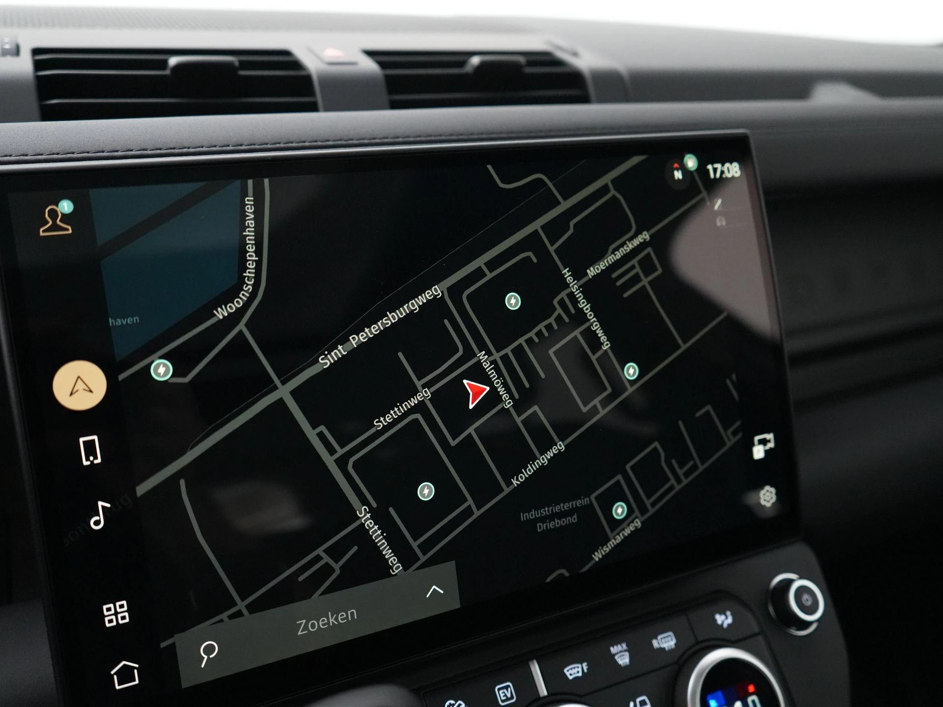 Land Rover-Defender-image-21