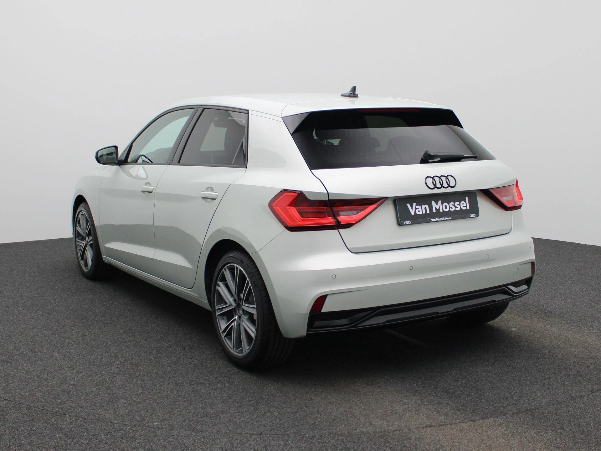 Audi-A1 Sportback-image-2