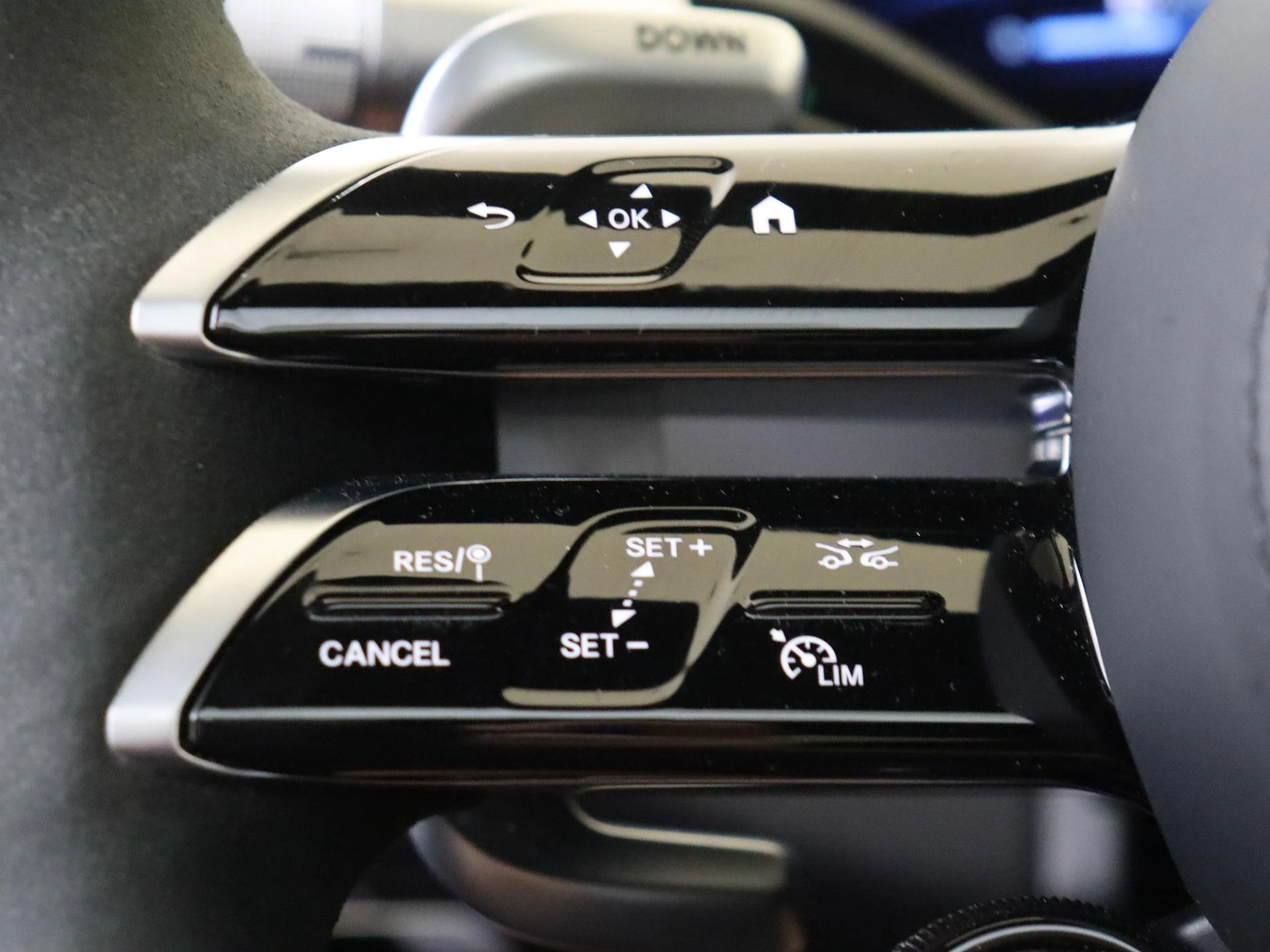 Mercedes-Benz-S-Klasse-image-14