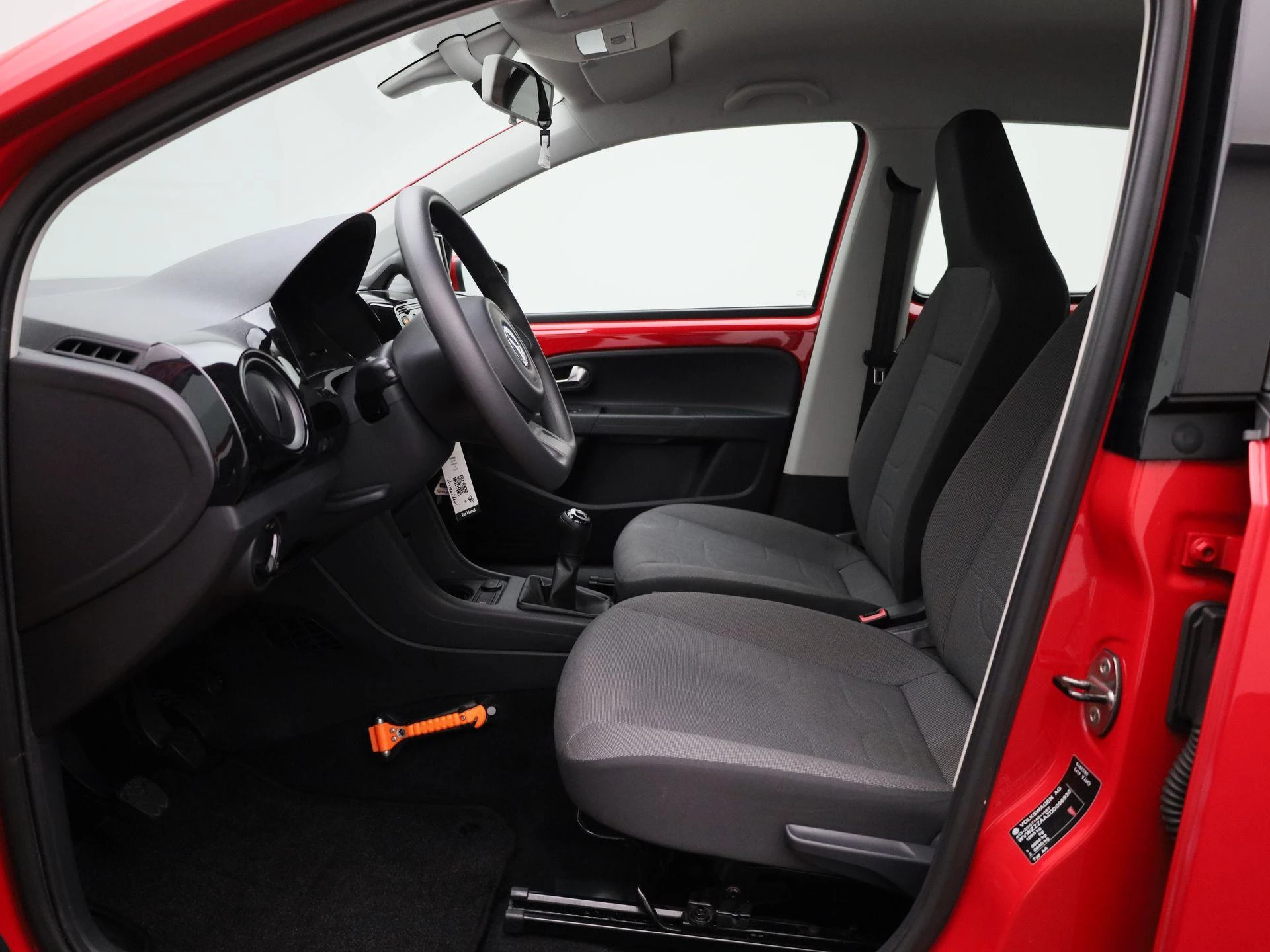Volkswagen-up!-image-8