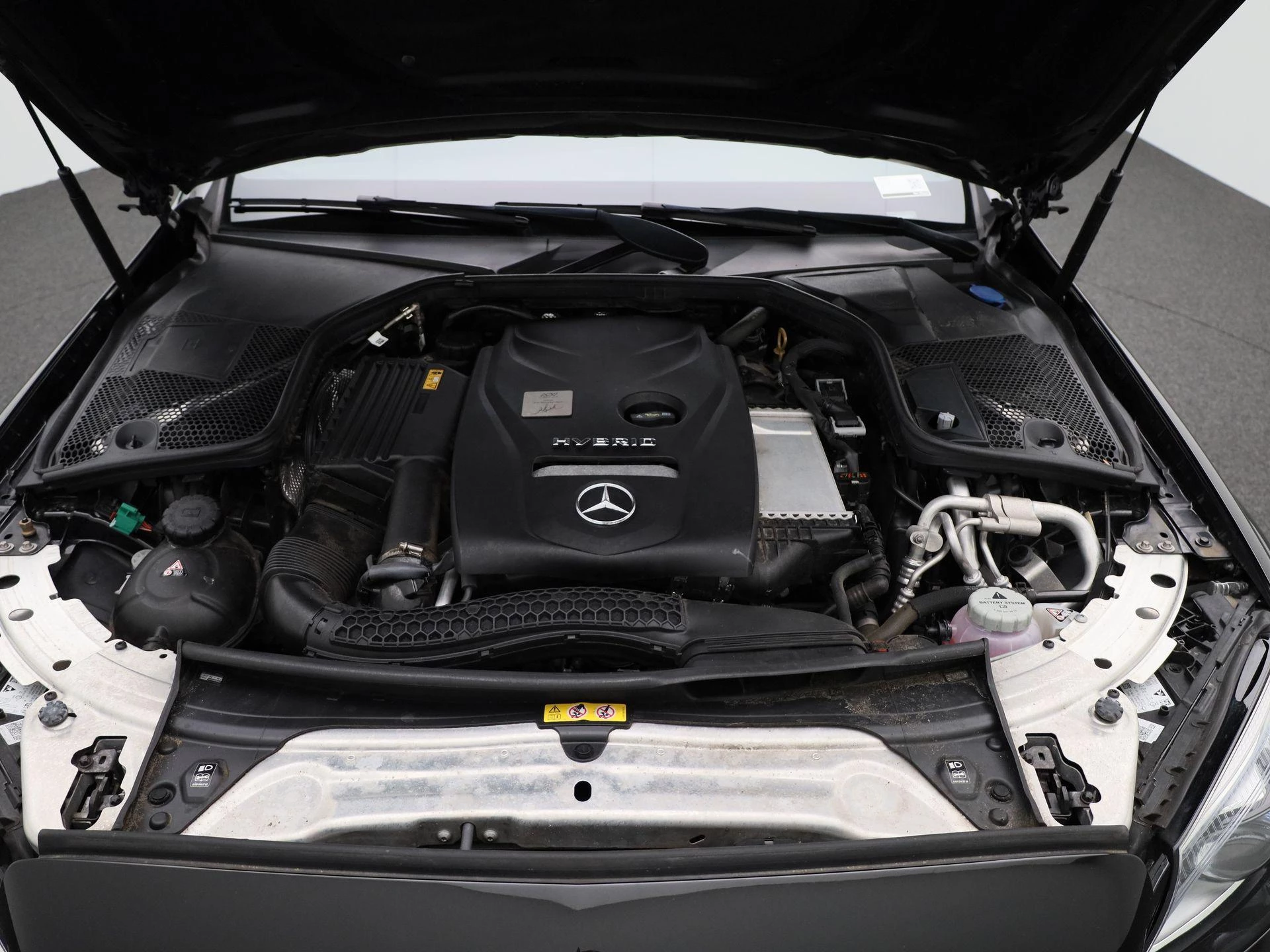Mercedes-Benz-C-Klasse-image-35
