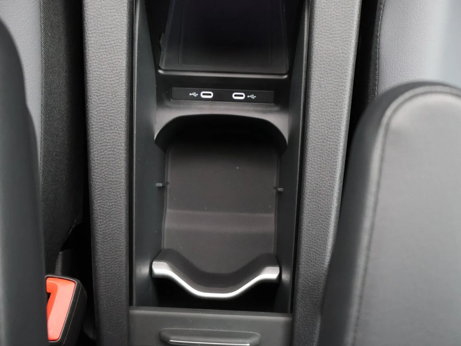 Volkswagen ID.4 ID.4 Pure Limited Edition 52 kWh 170PK *AUTOMAAT*LEDER*ALCANTARA*ACC*CAMERA*PDC*NAVI*APP-CONNECT*...*