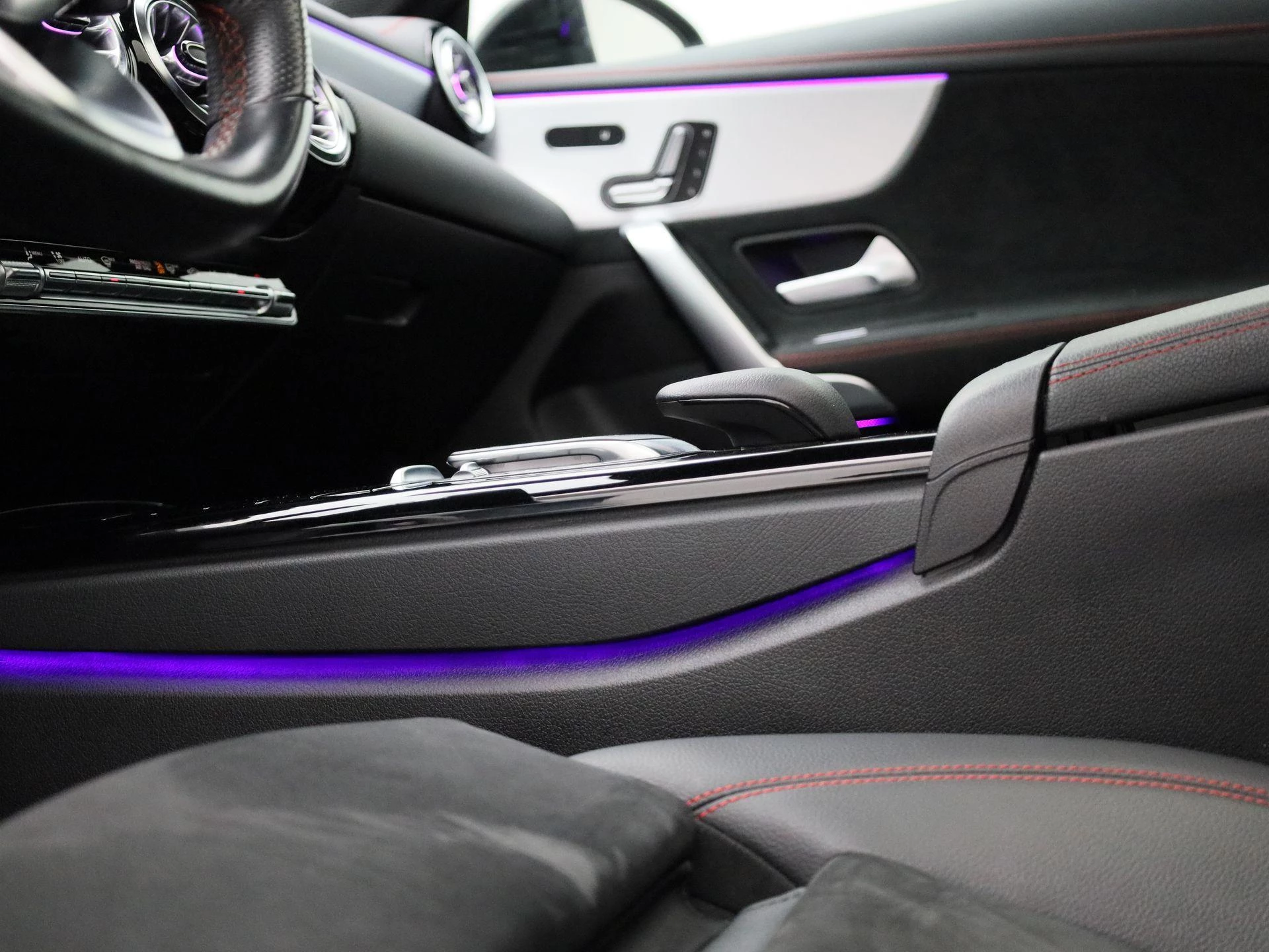 Mercedes-Benz-CLA-image-42