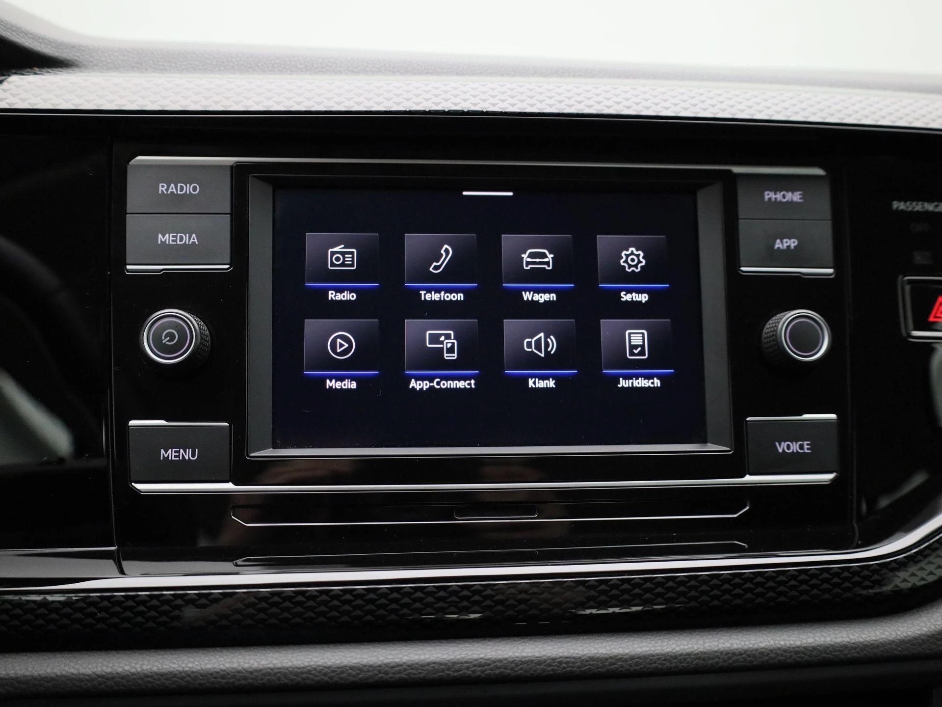 Volkswagen-Polo-image-19