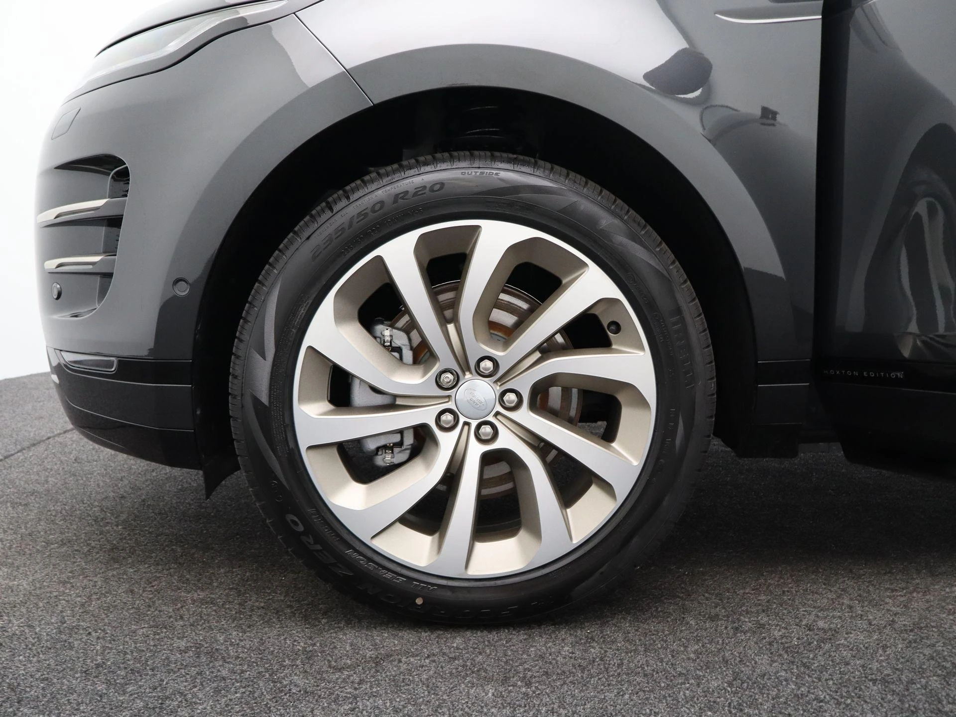 Land Rover-Range Rover Evoque-image-17