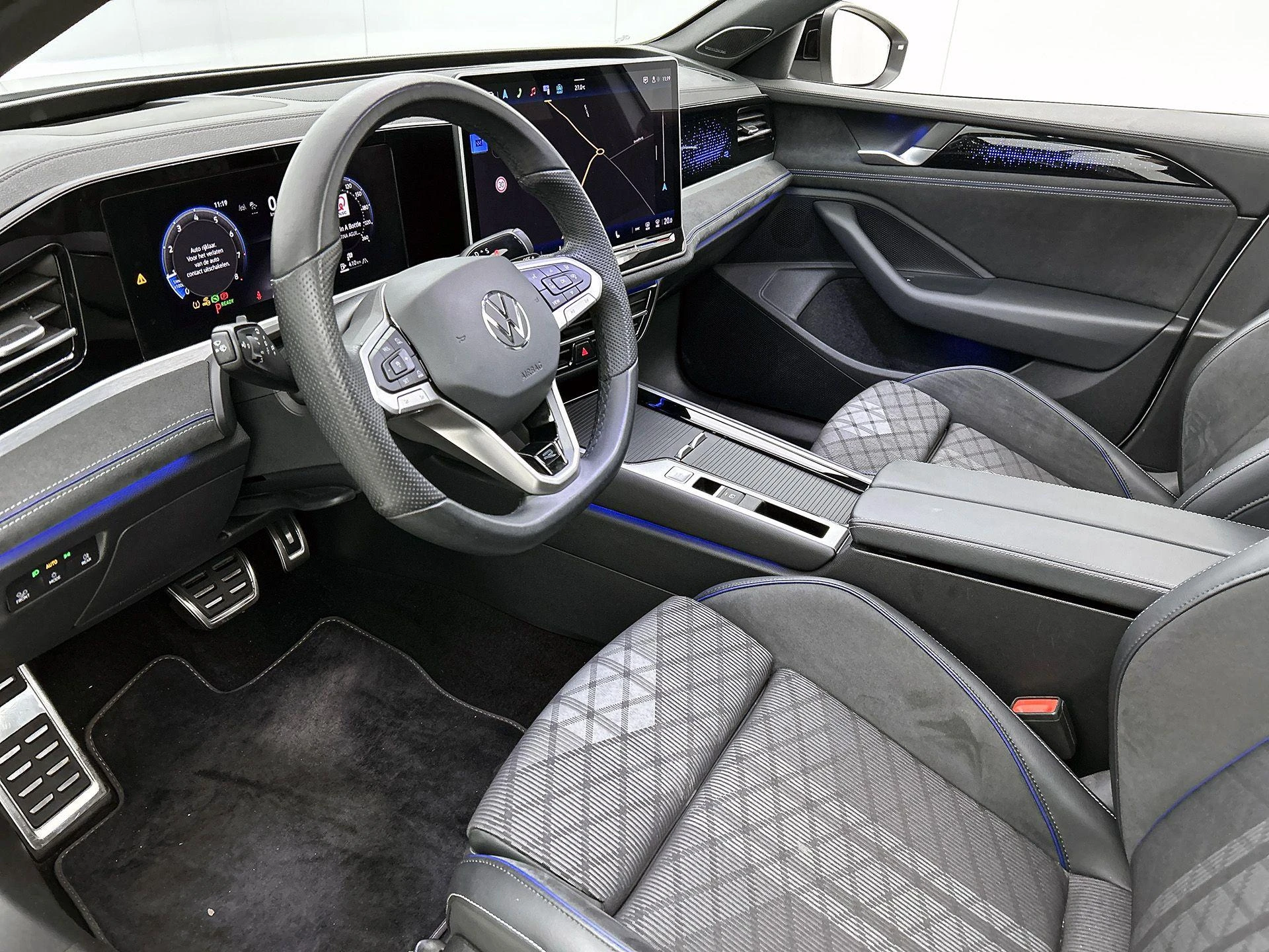 Volkswagen-Passat-image-19