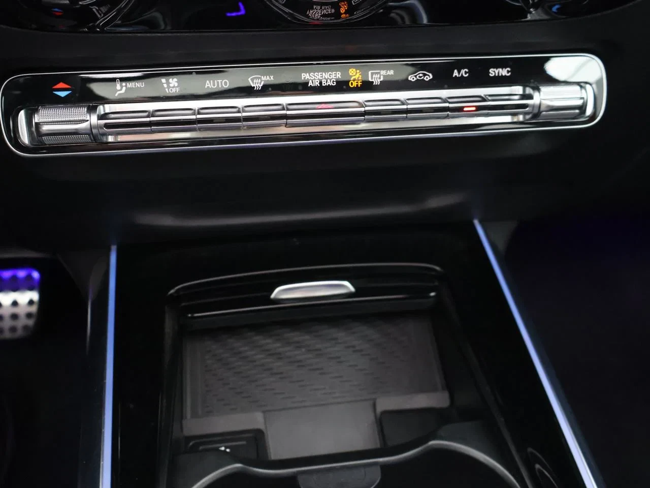 Mercedes-Benz-GLA-image-20