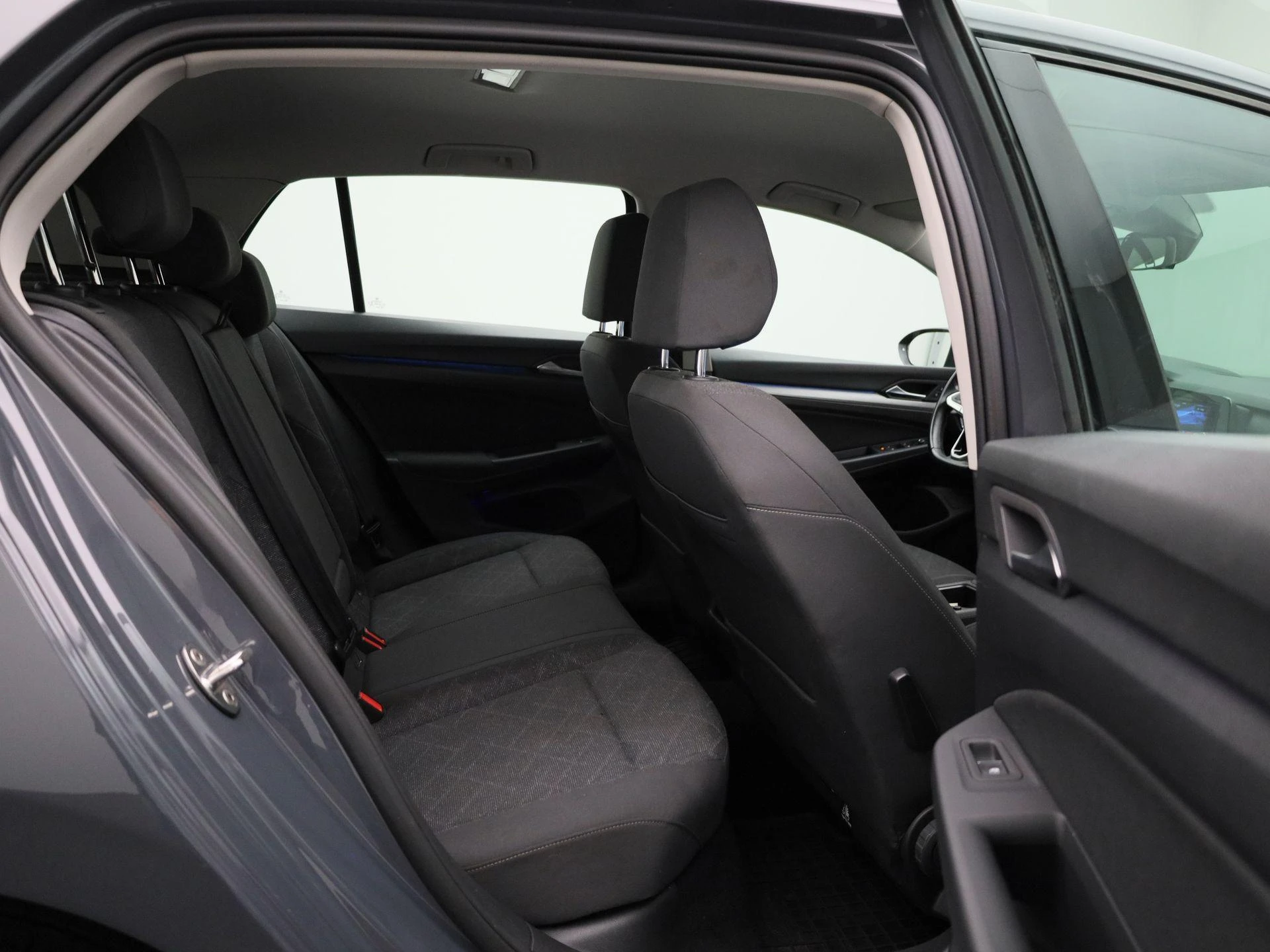 Volkswagen-Golf-image-34