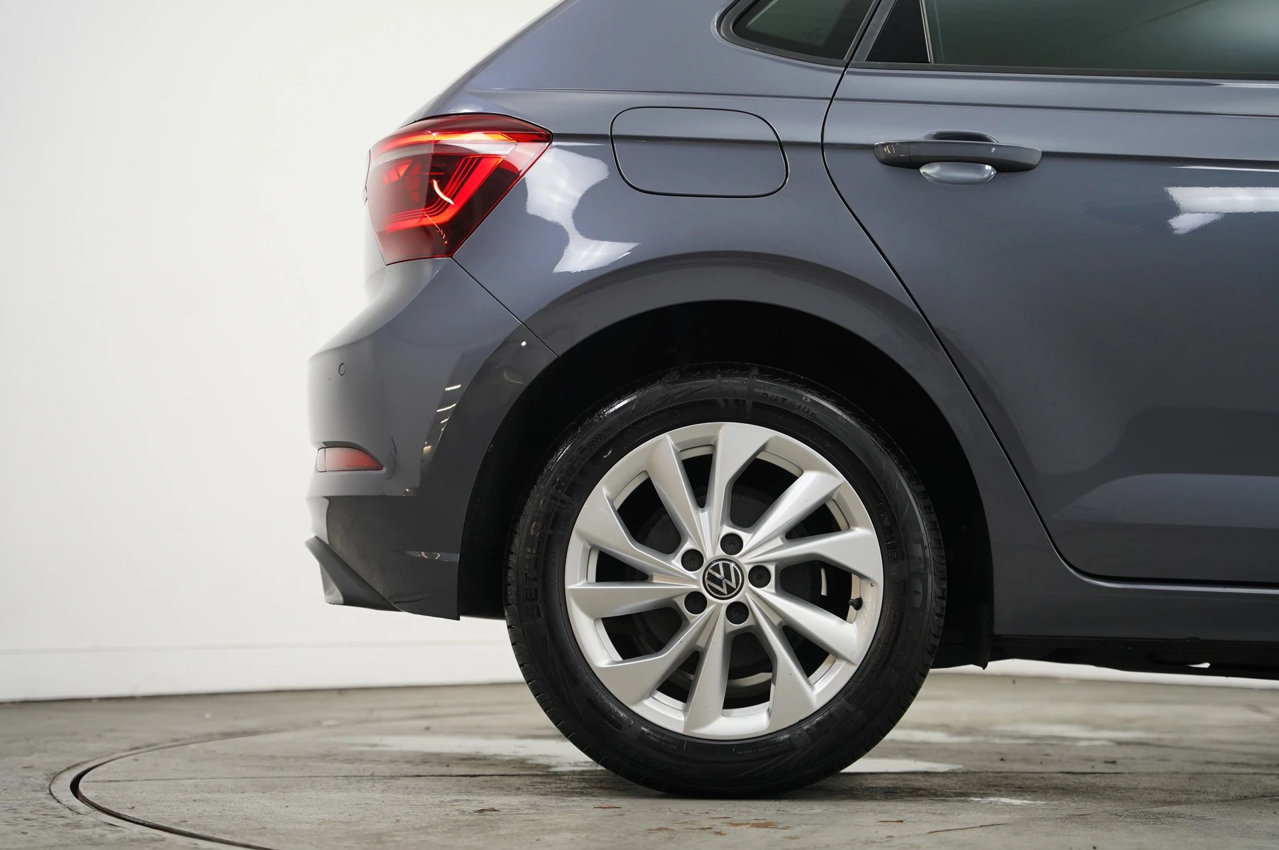 Volkswagen-Polo-image-34