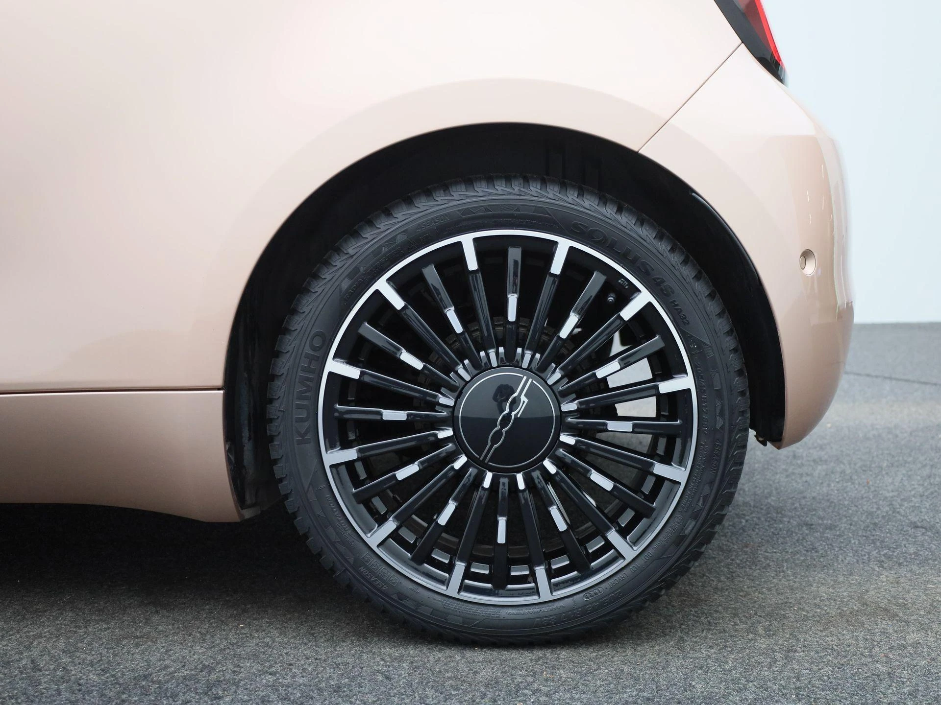 Fiat-500e-image-12