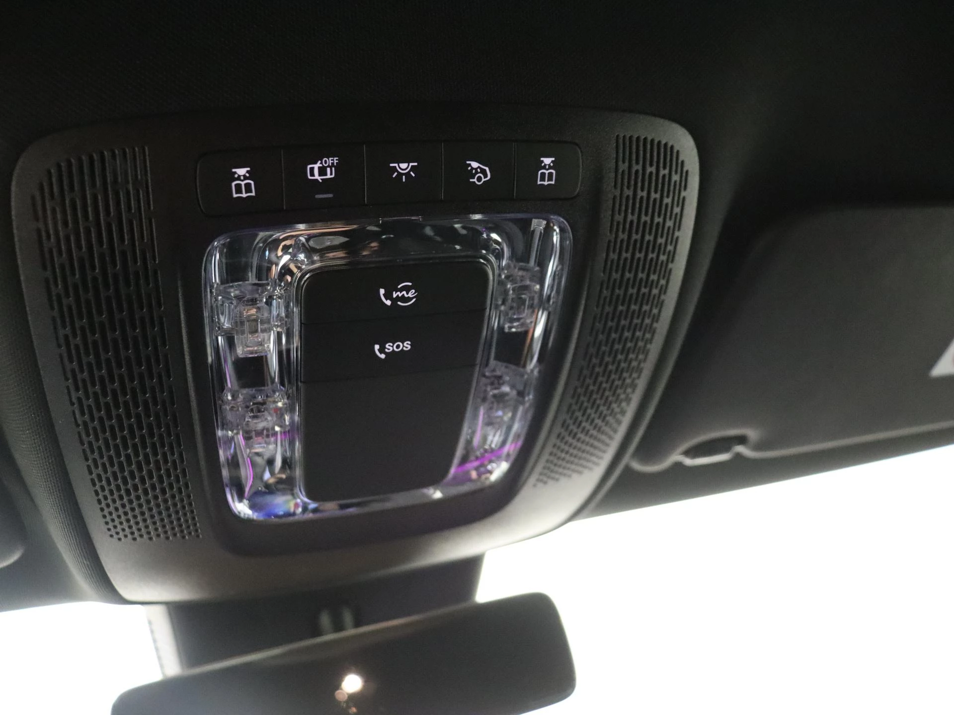 Mercedes-Benz-CLA-image-23