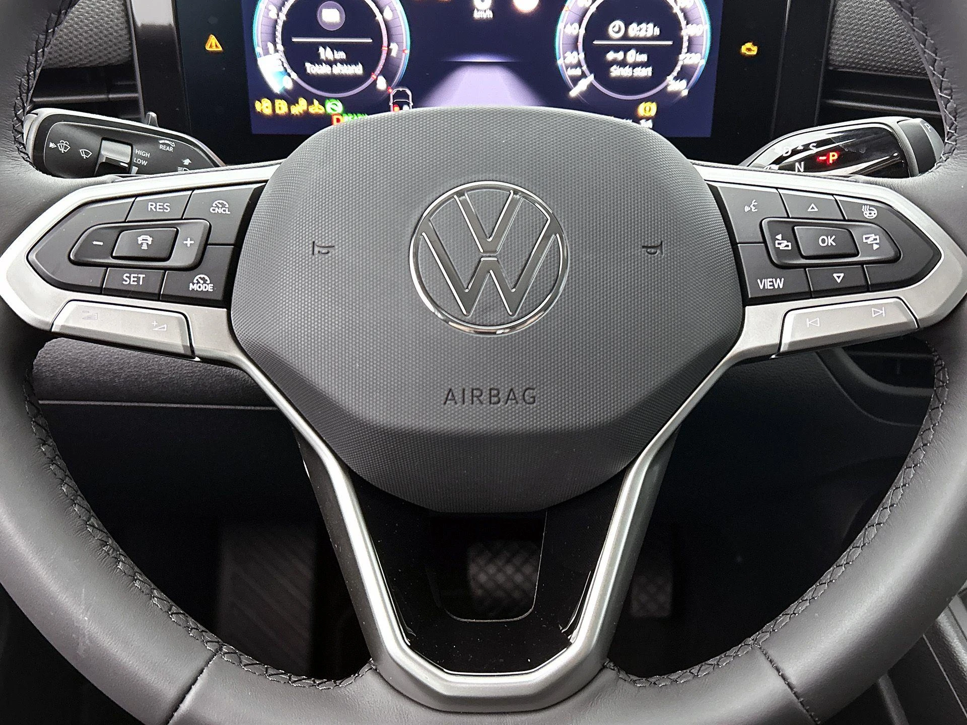 Volkswagen-T-Roc-image-34