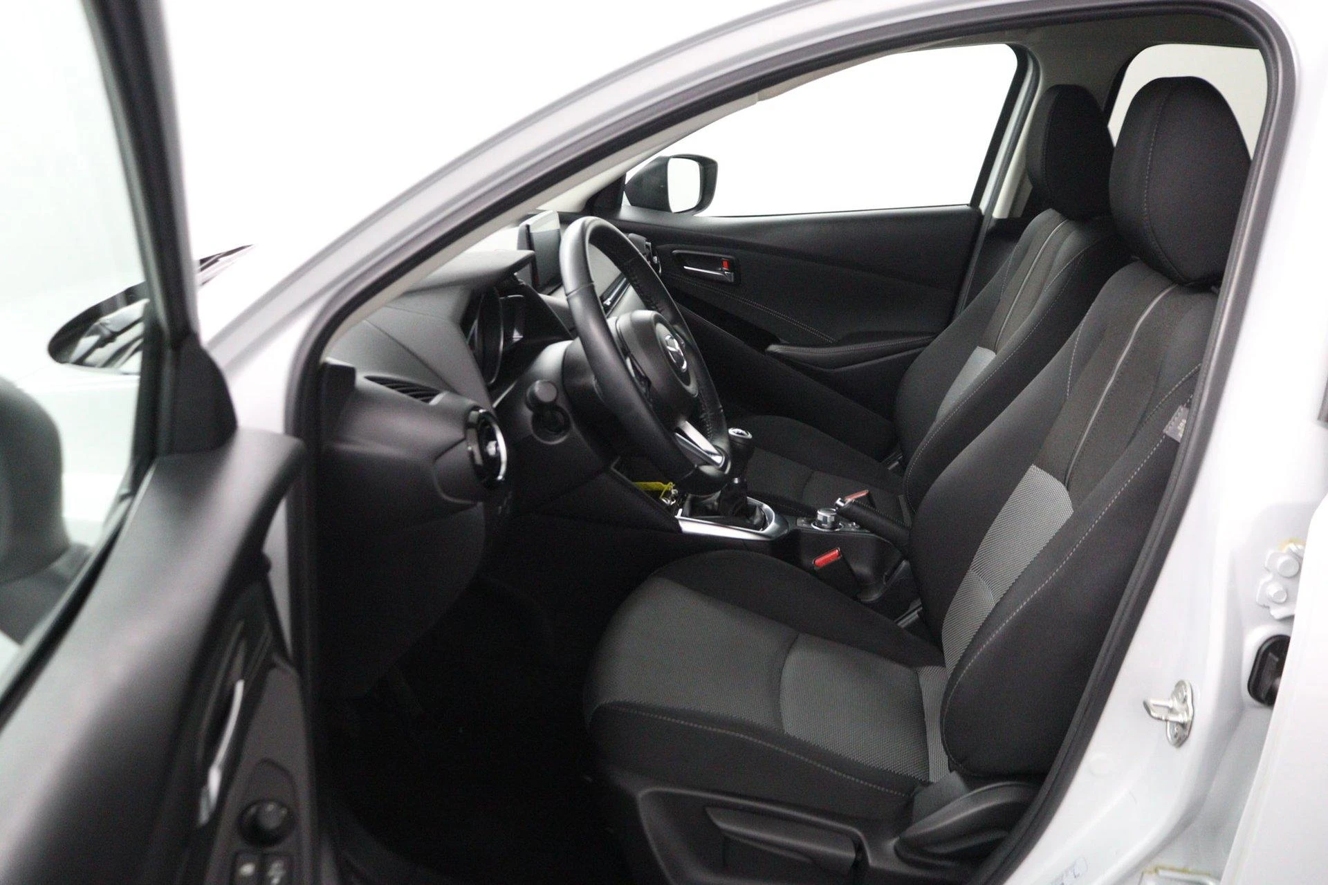 Mazda-2-image-14
