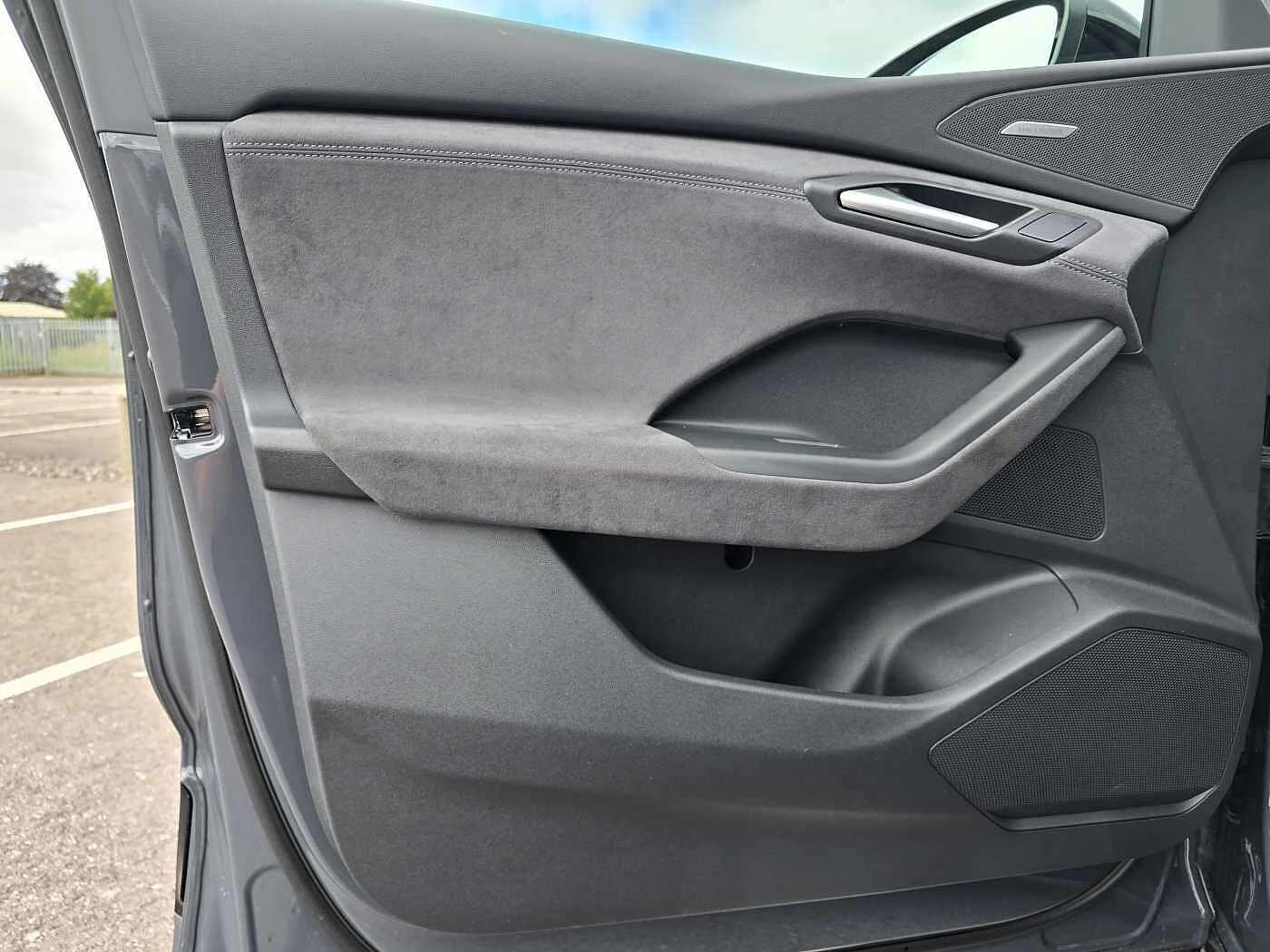 Audi-SQ6 e-tron-image-40