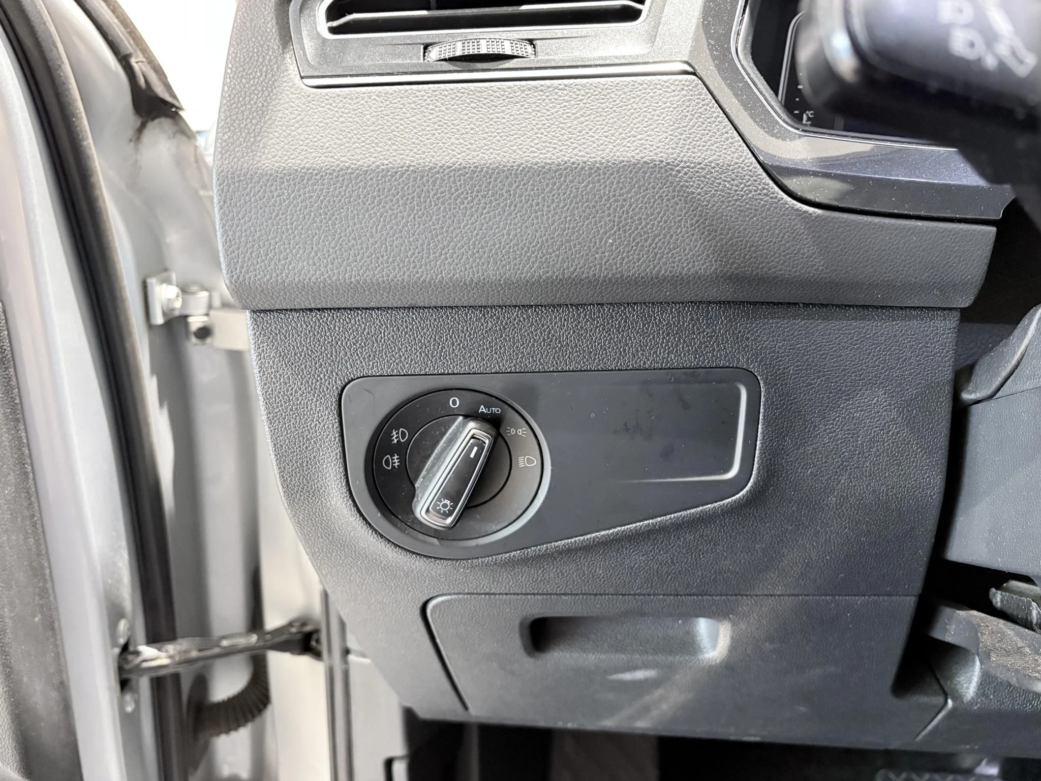 Volkswagen-Tiguan-image-13