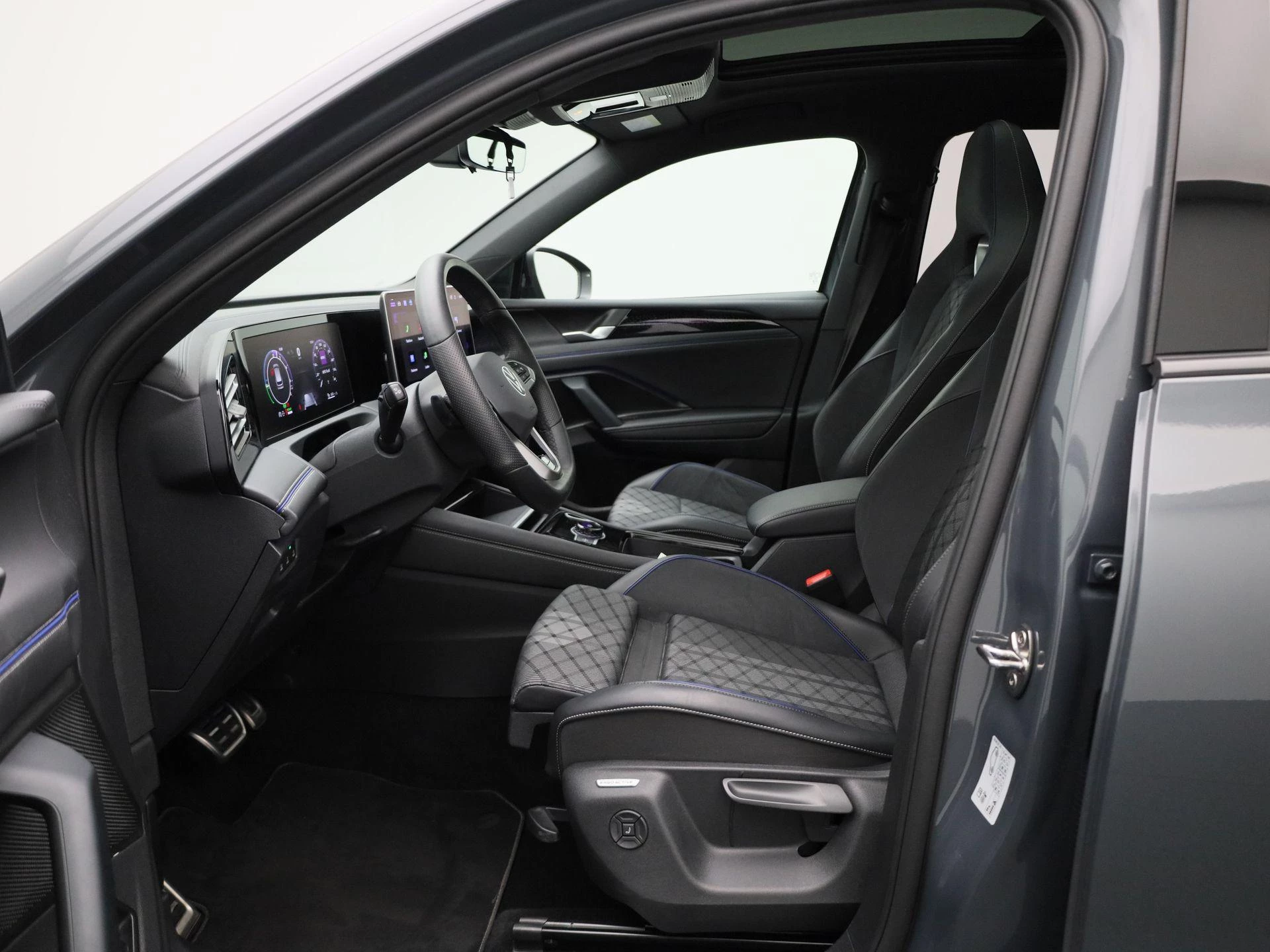 Volkswagen-Tiguan-image-8