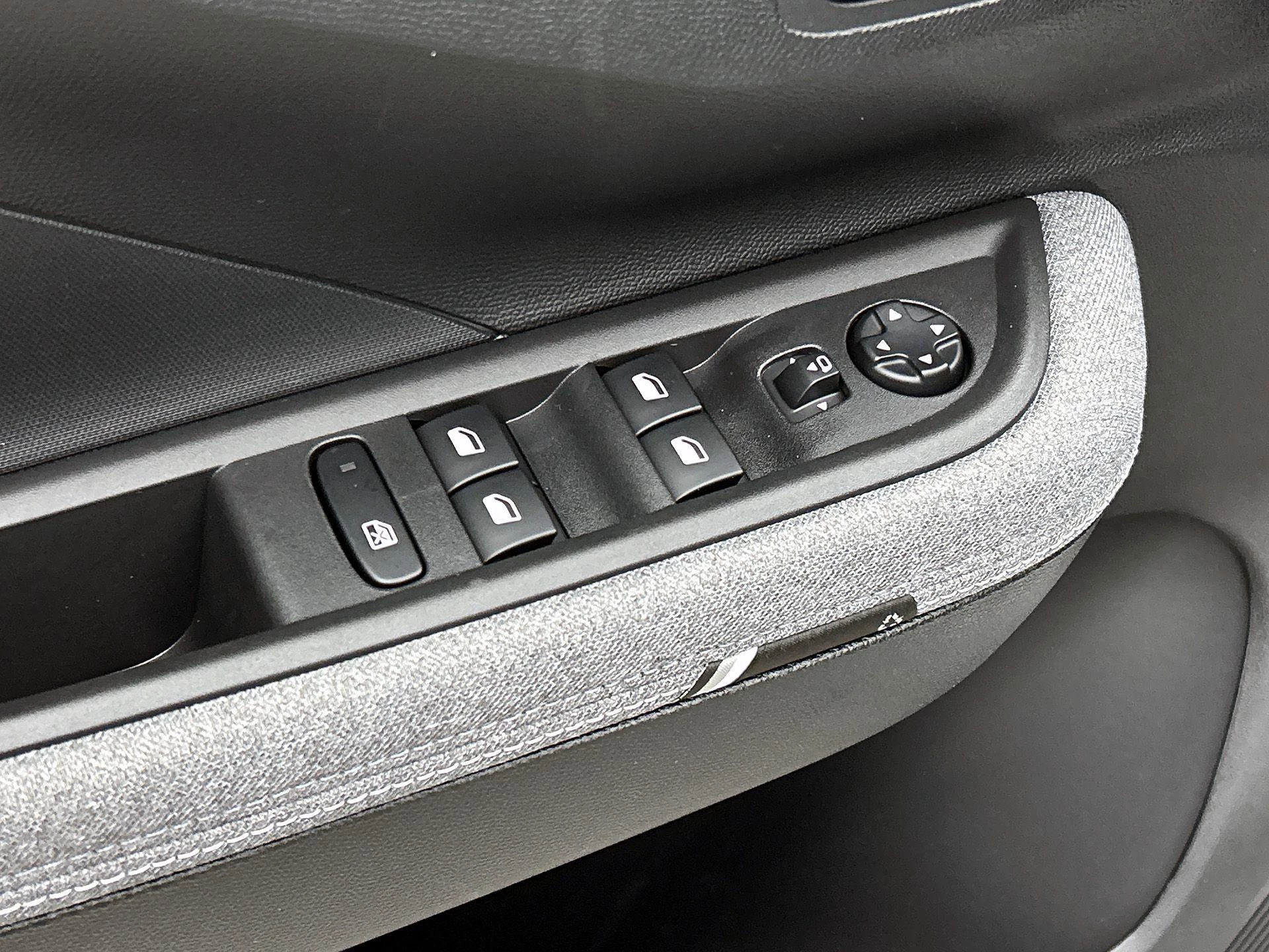 Opel-Frontera-image-33