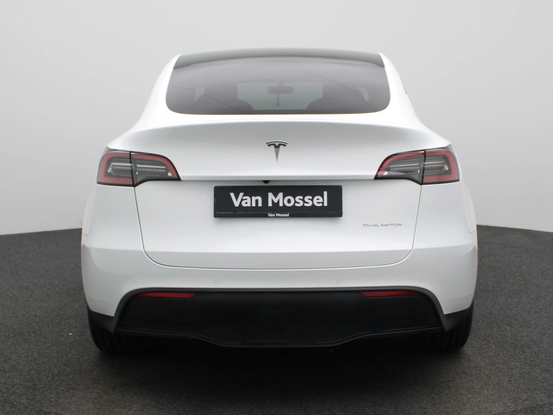 Tesla-Model Y-image-4