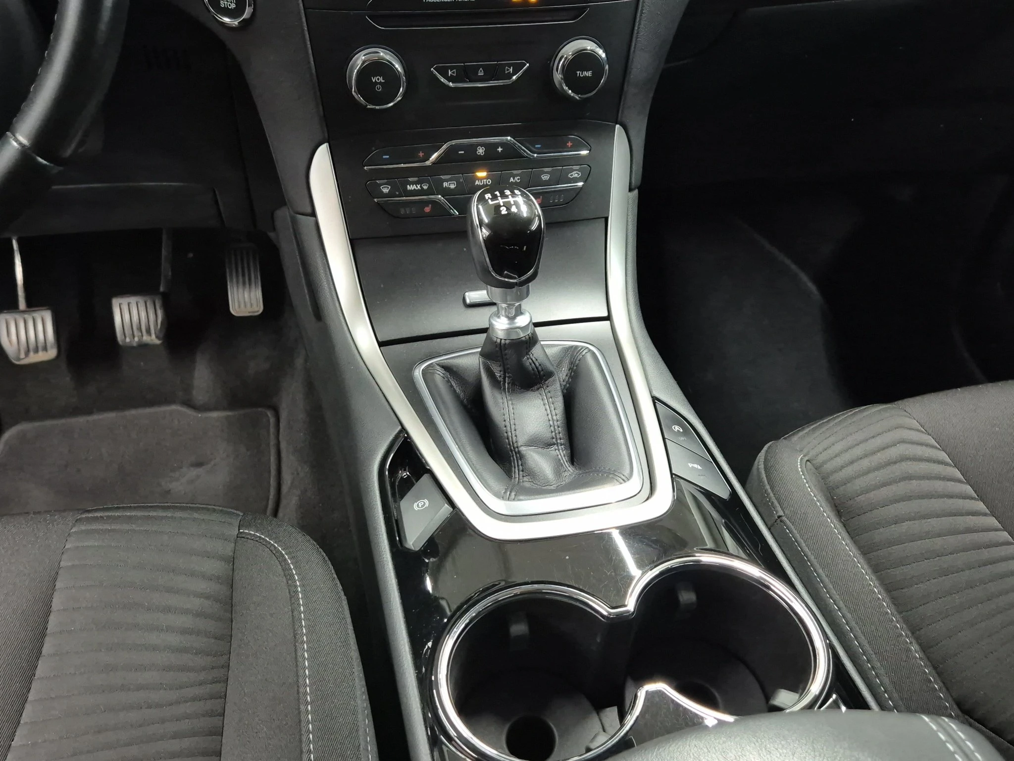 Ford-S-Max-image-13