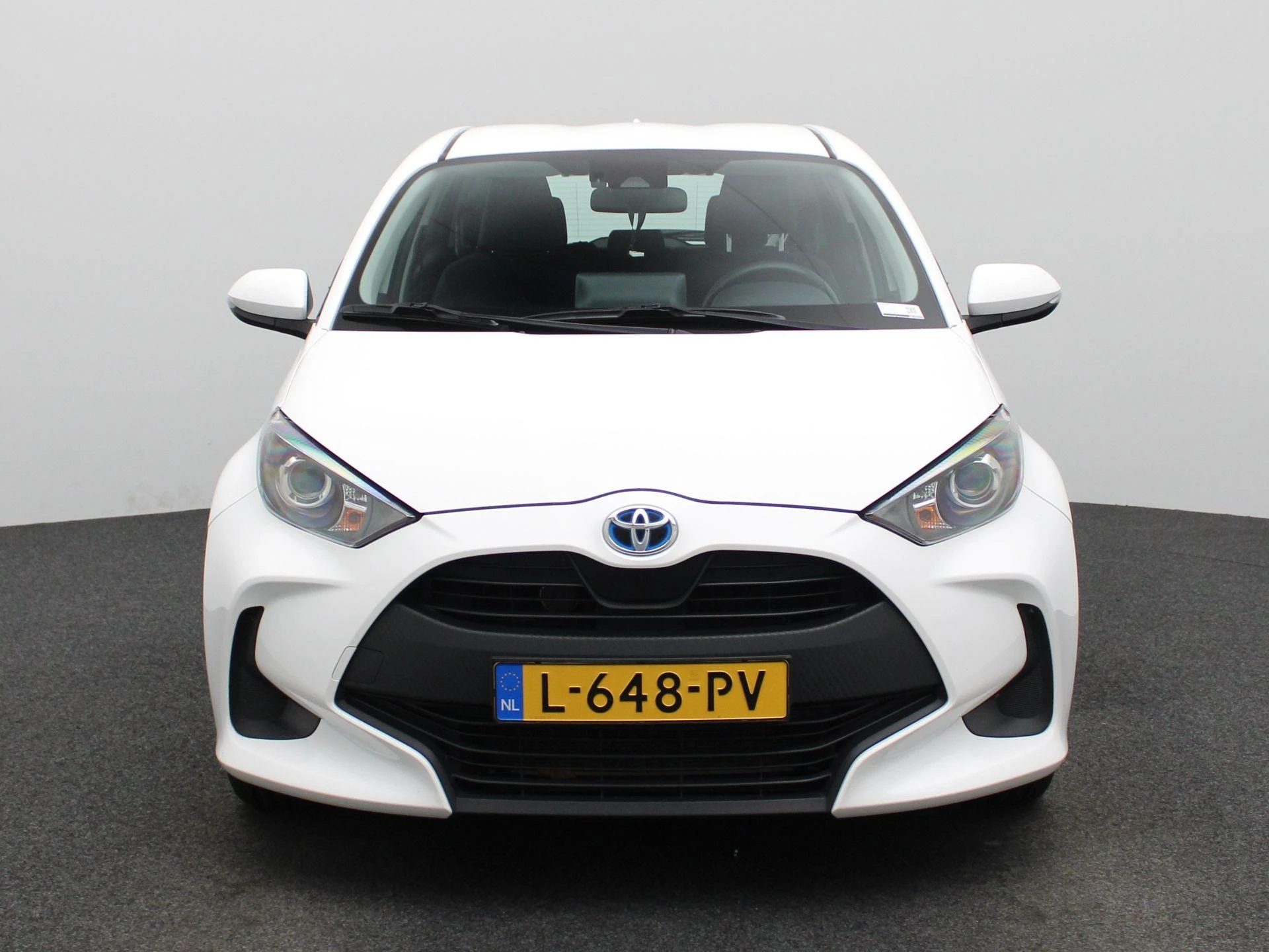 Toyota-Yaris-image-2