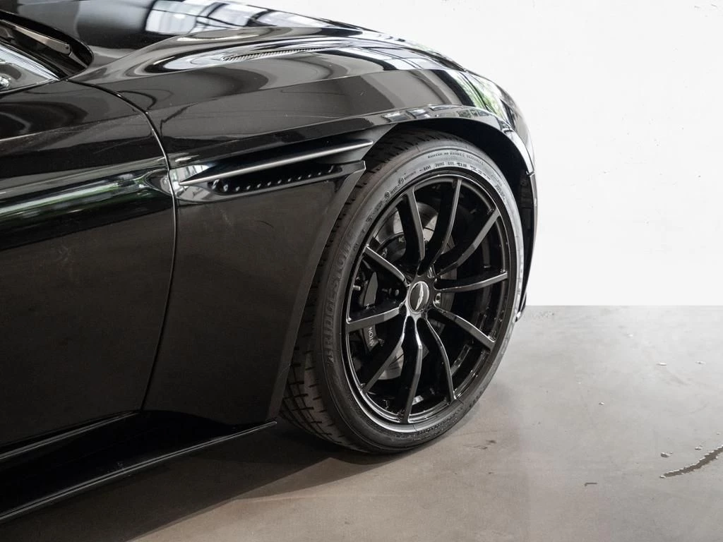 Aston Martin V8 Volante DB11 Aston Martin Hamburg