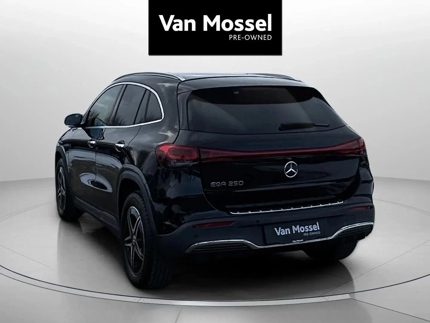 Mercedes-Benz-EQA-image-5