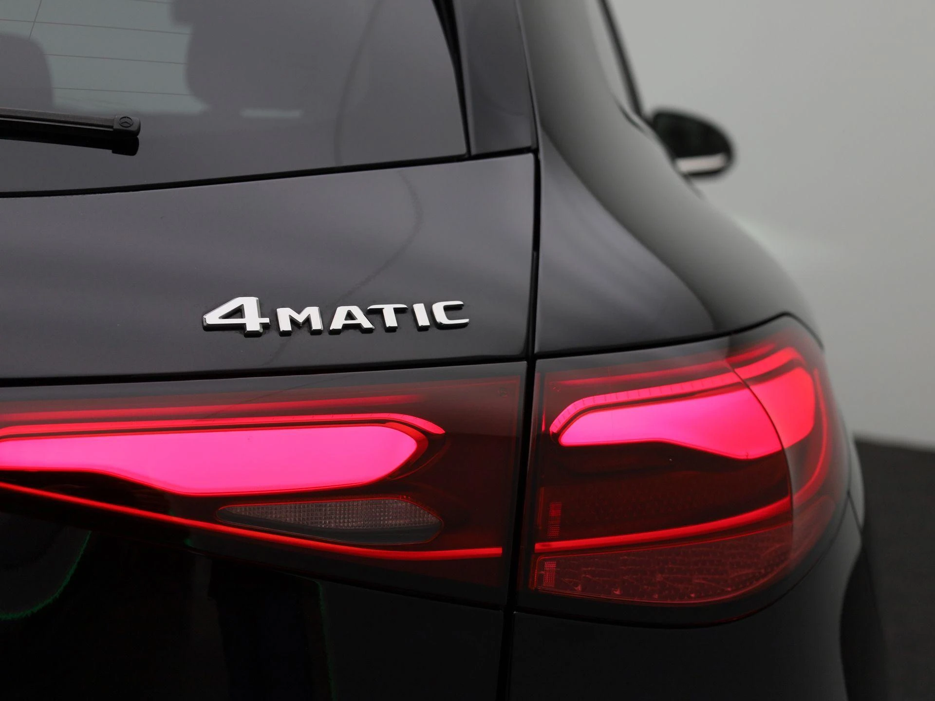 Mercedes-Benz-GLC-image-47