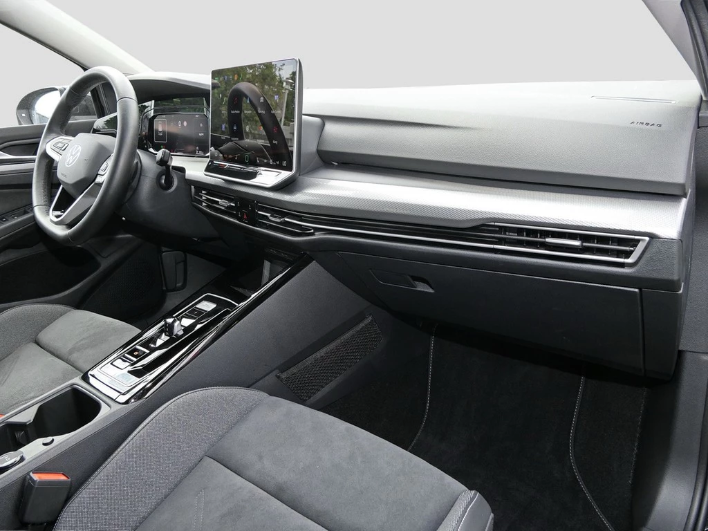 Volkswagen Golf VIII Lim. 1.5 eTSI Style *MATRIX*AHK*ACC*360°*NAVI*