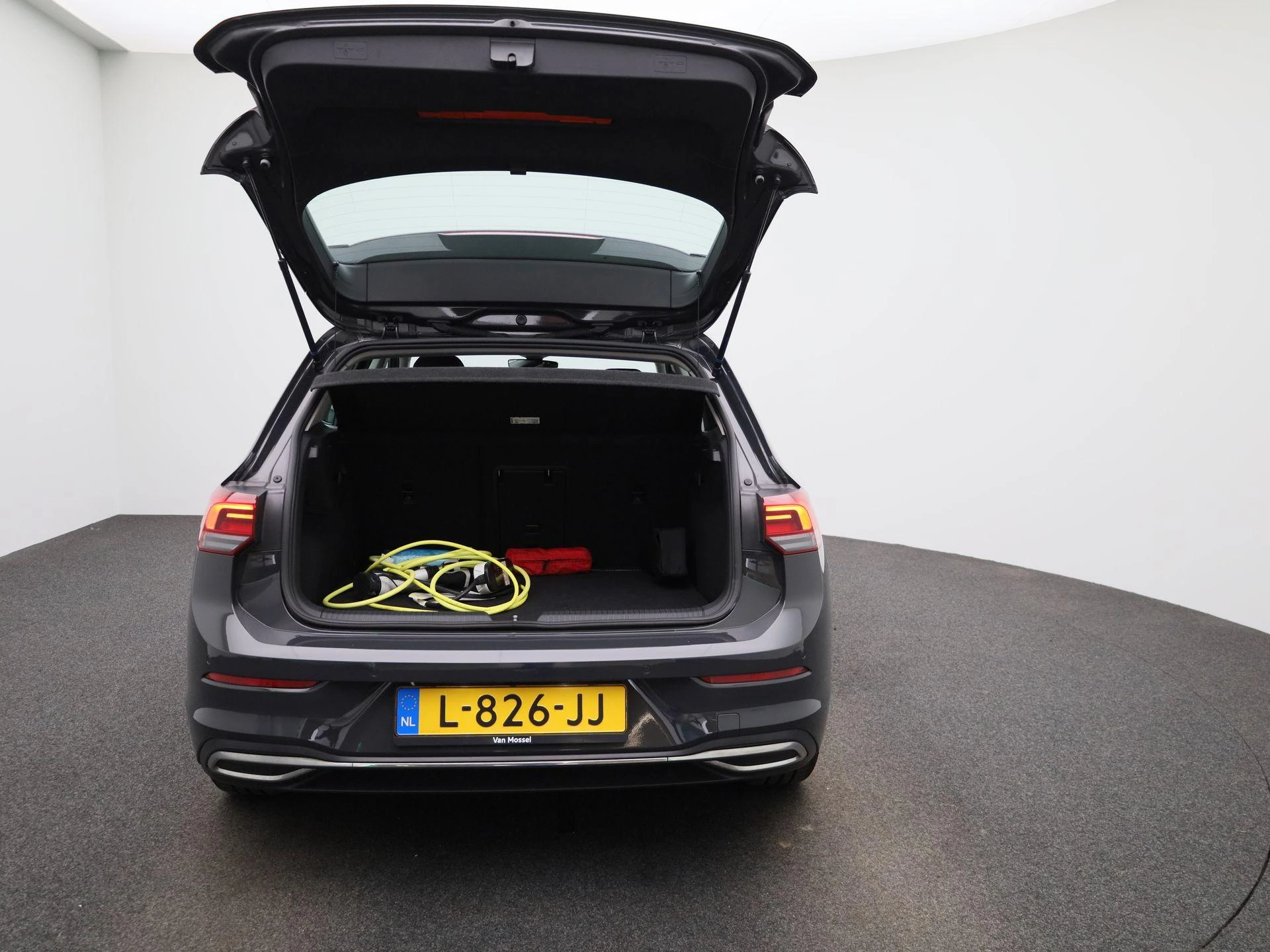 Volkswagen-Golf-image-10