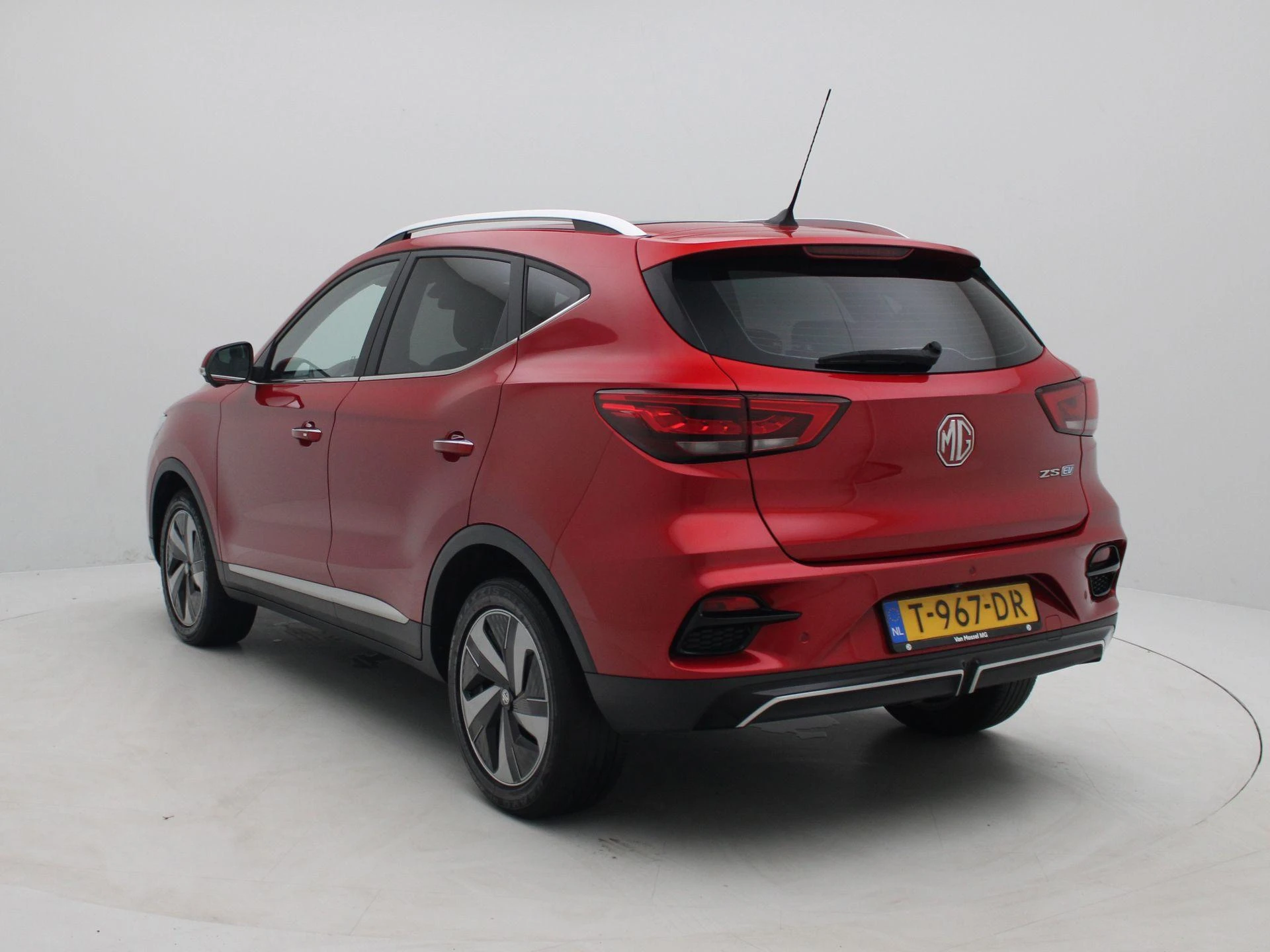 MG-ZS EV-image-1