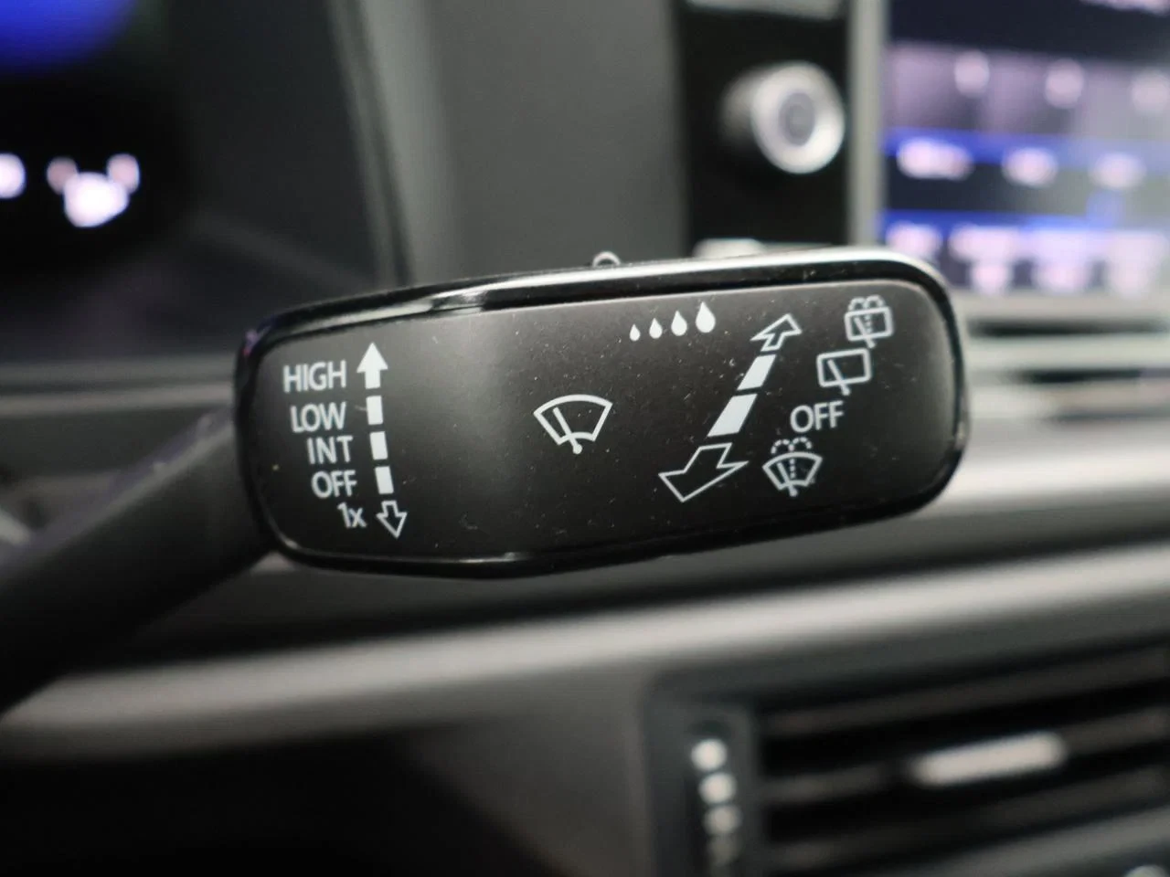 Volkswagen-Polo-image-14