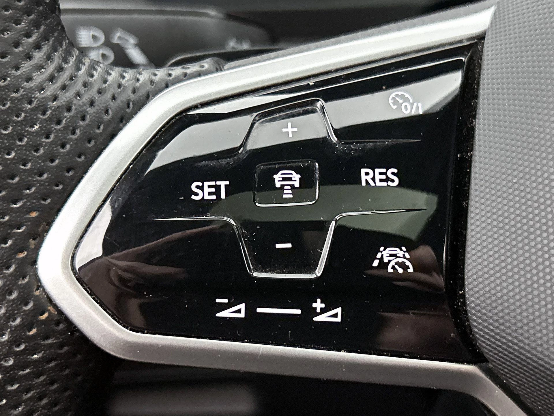 Volkswagen Tiguan 1.4 TSI eHybrid R-Line Business