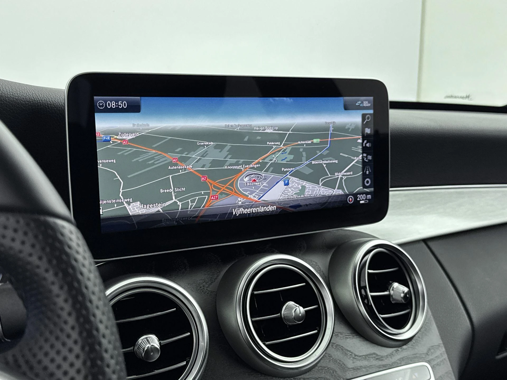 Mercedes-Benz-C-Klasse-image-13