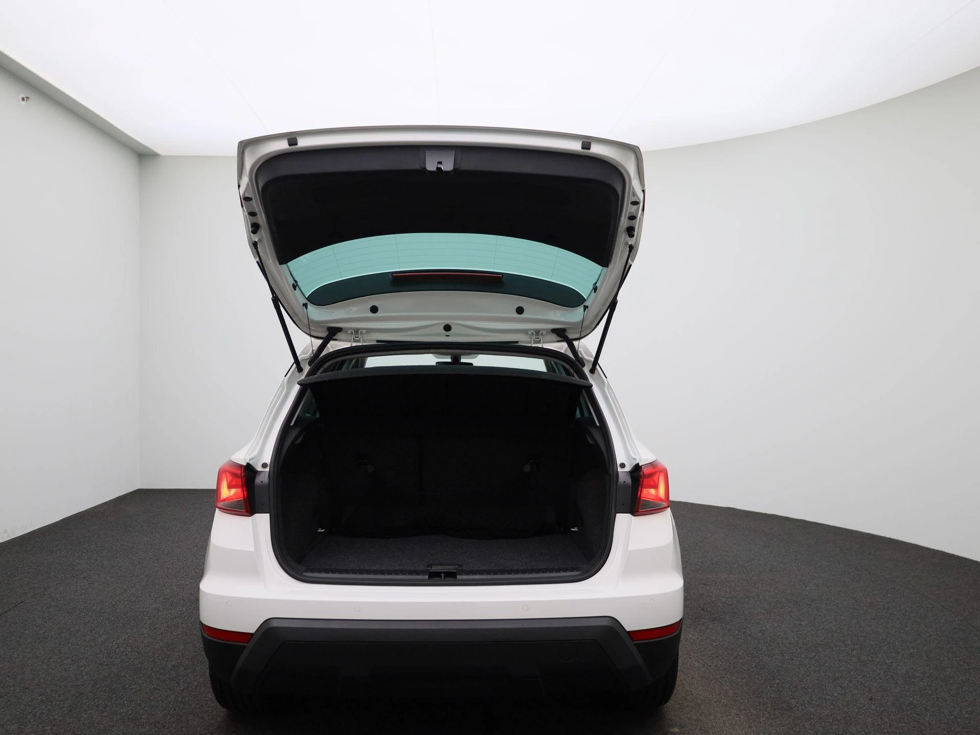 SEAT-Arona-image-10