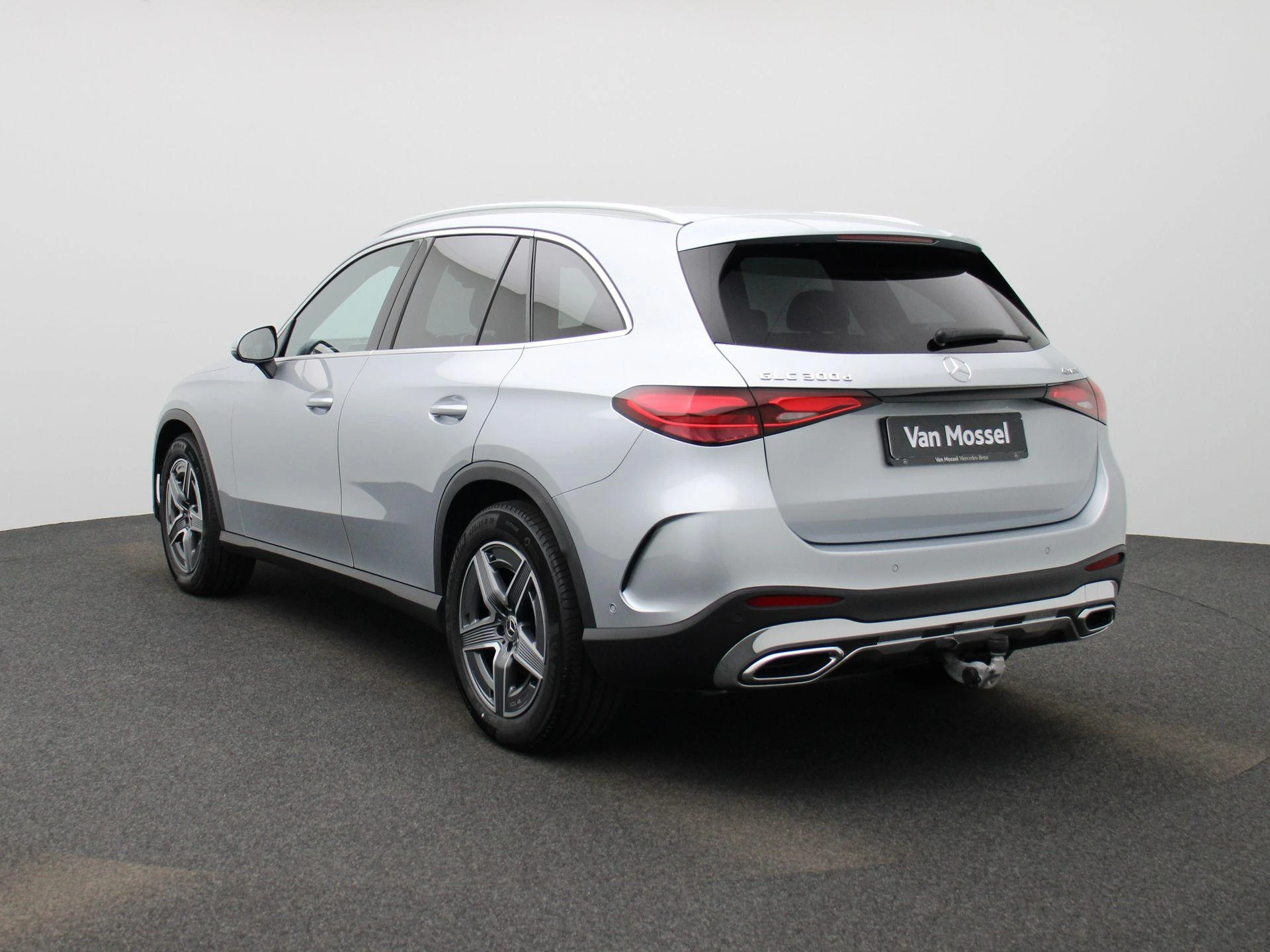 Mercedes-Benz-GLC-image-1