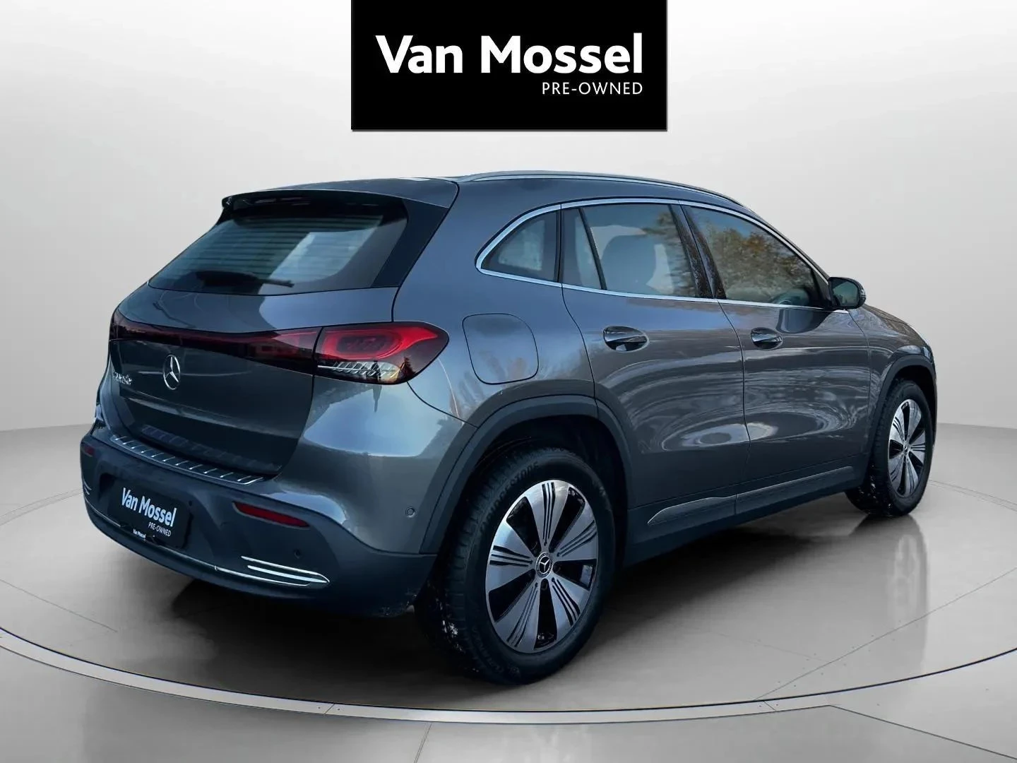 Mercedes-Benz-EQA-image-4