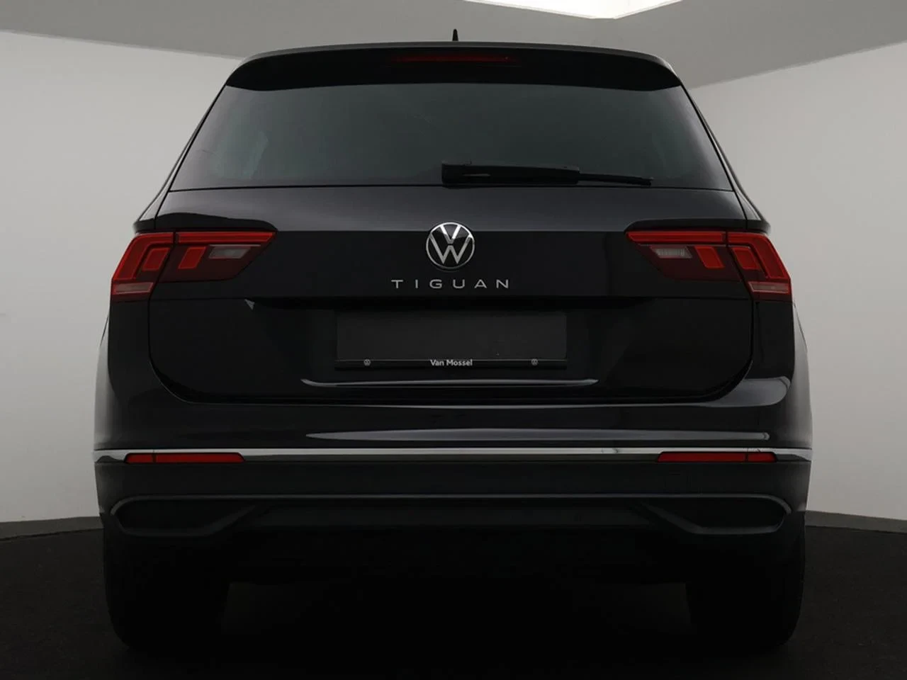 Volkswagen-Tiguan-image-4