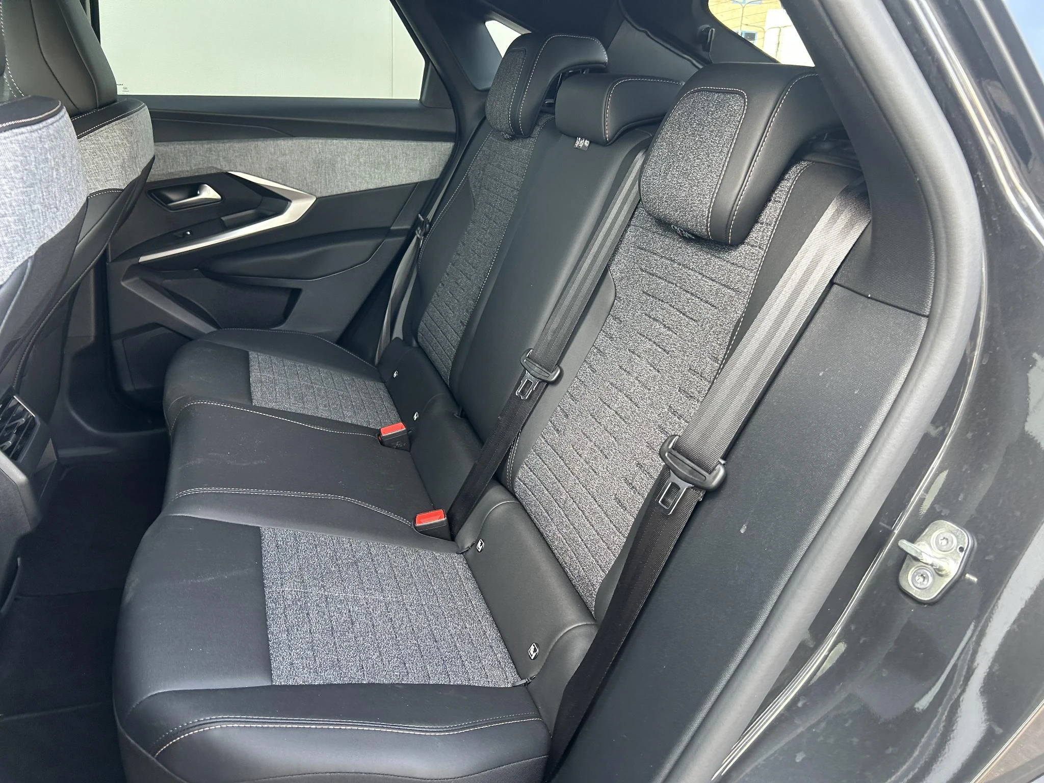 Peugeot-e-3008-image-5