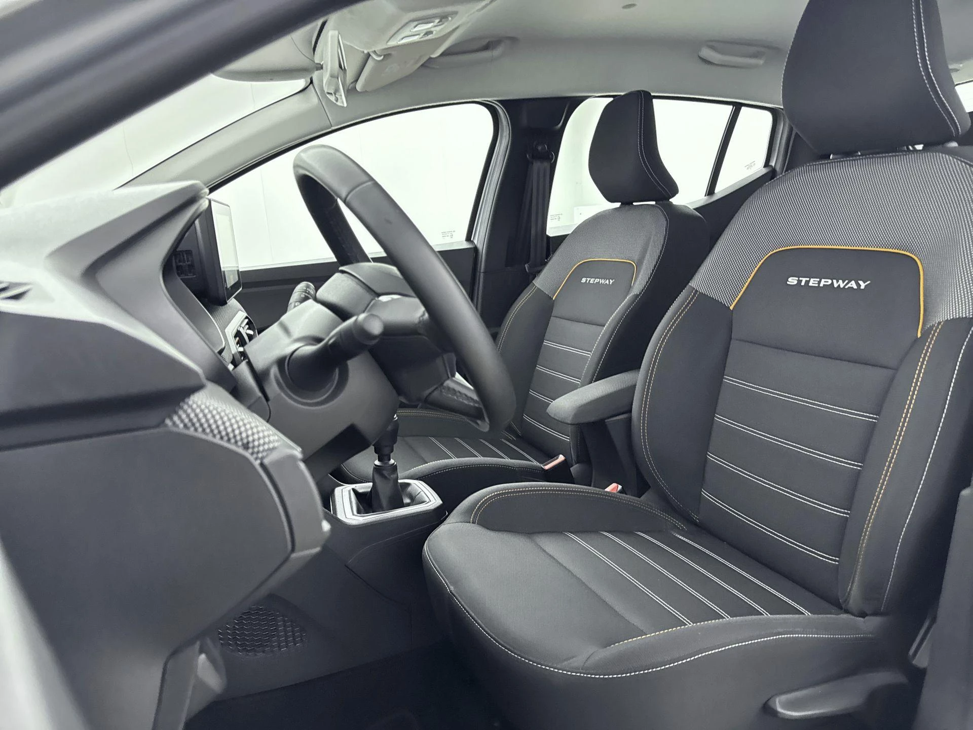 Dacia-Sandero Stepway-image-24