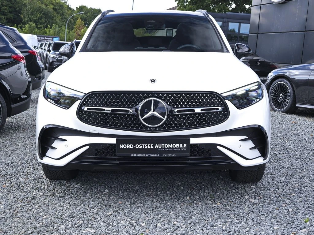 Mercedes-Benz-GLC 220 d-image-3