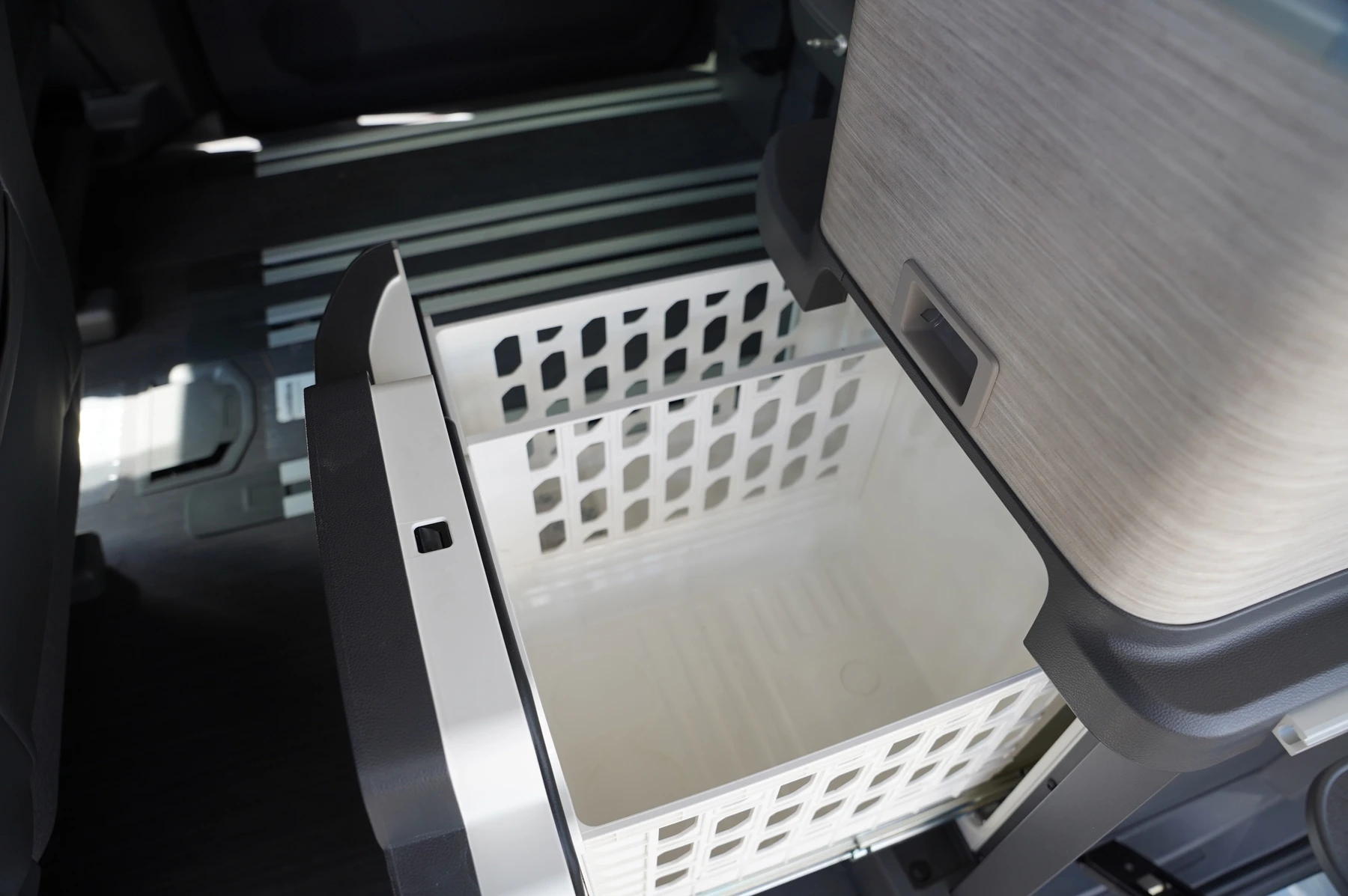 Volkswagen-California-image-16
