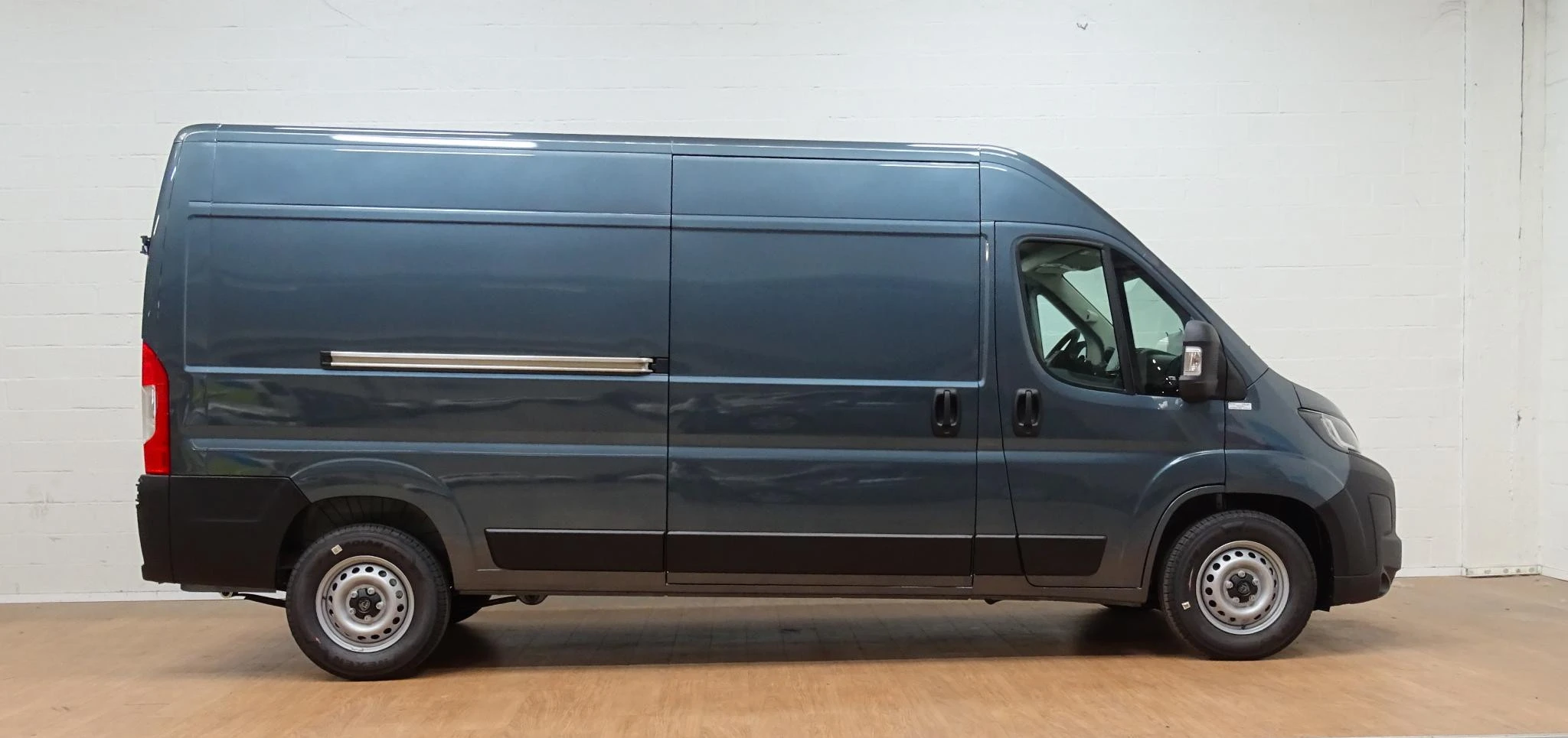 Peugeot-Boxer-image-1