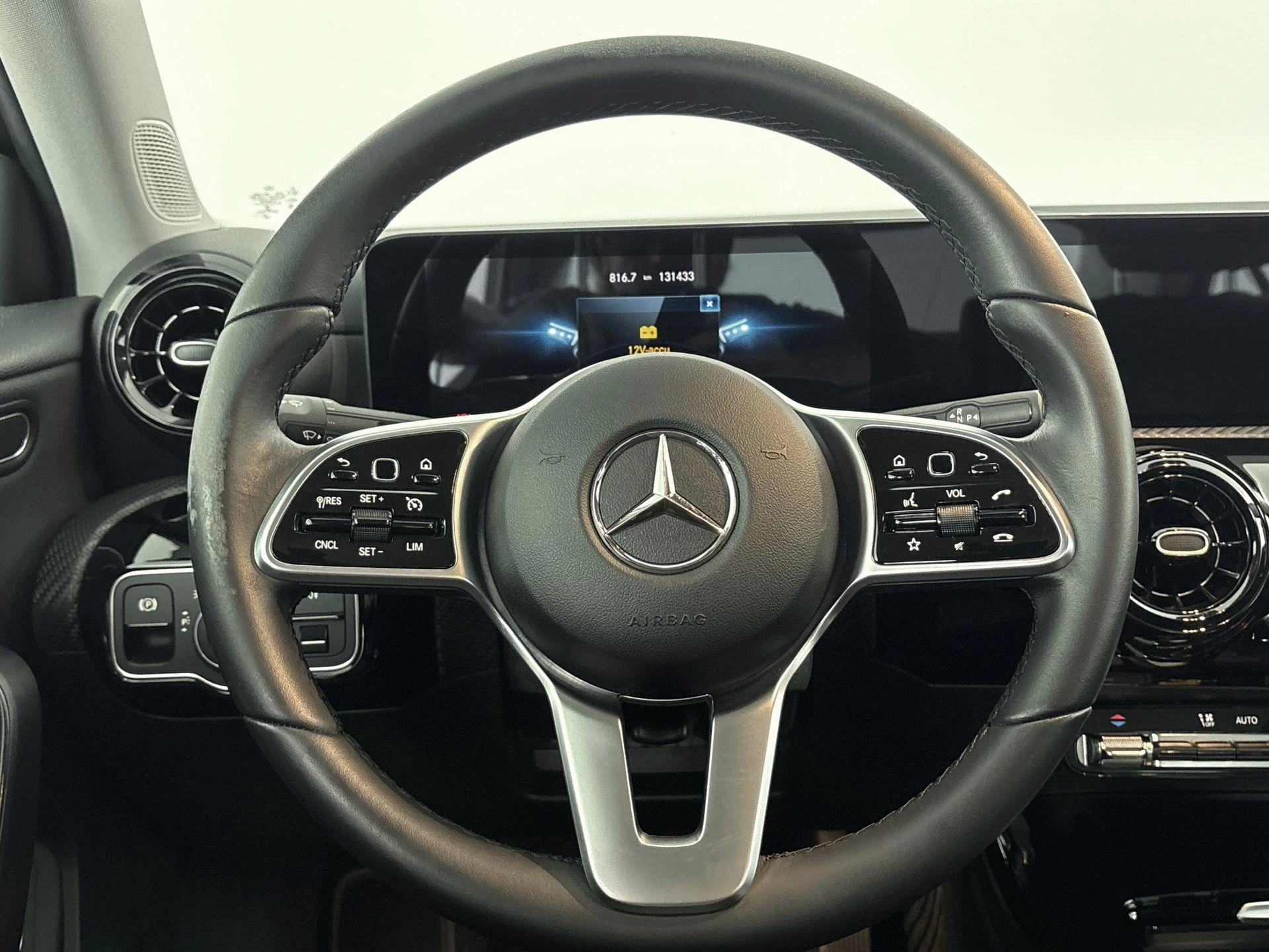 Mercedes-Benz-A-Klasse-image-16