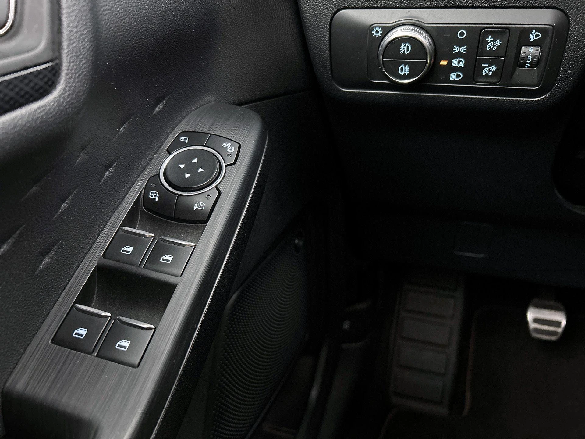 Ford-Kuga-image-40