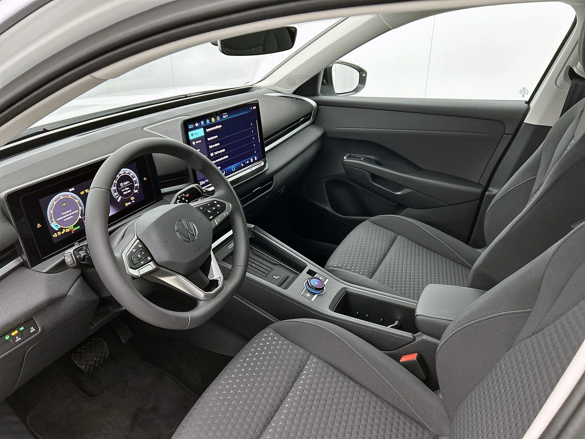 Volkswagen-T-Roc-image-21